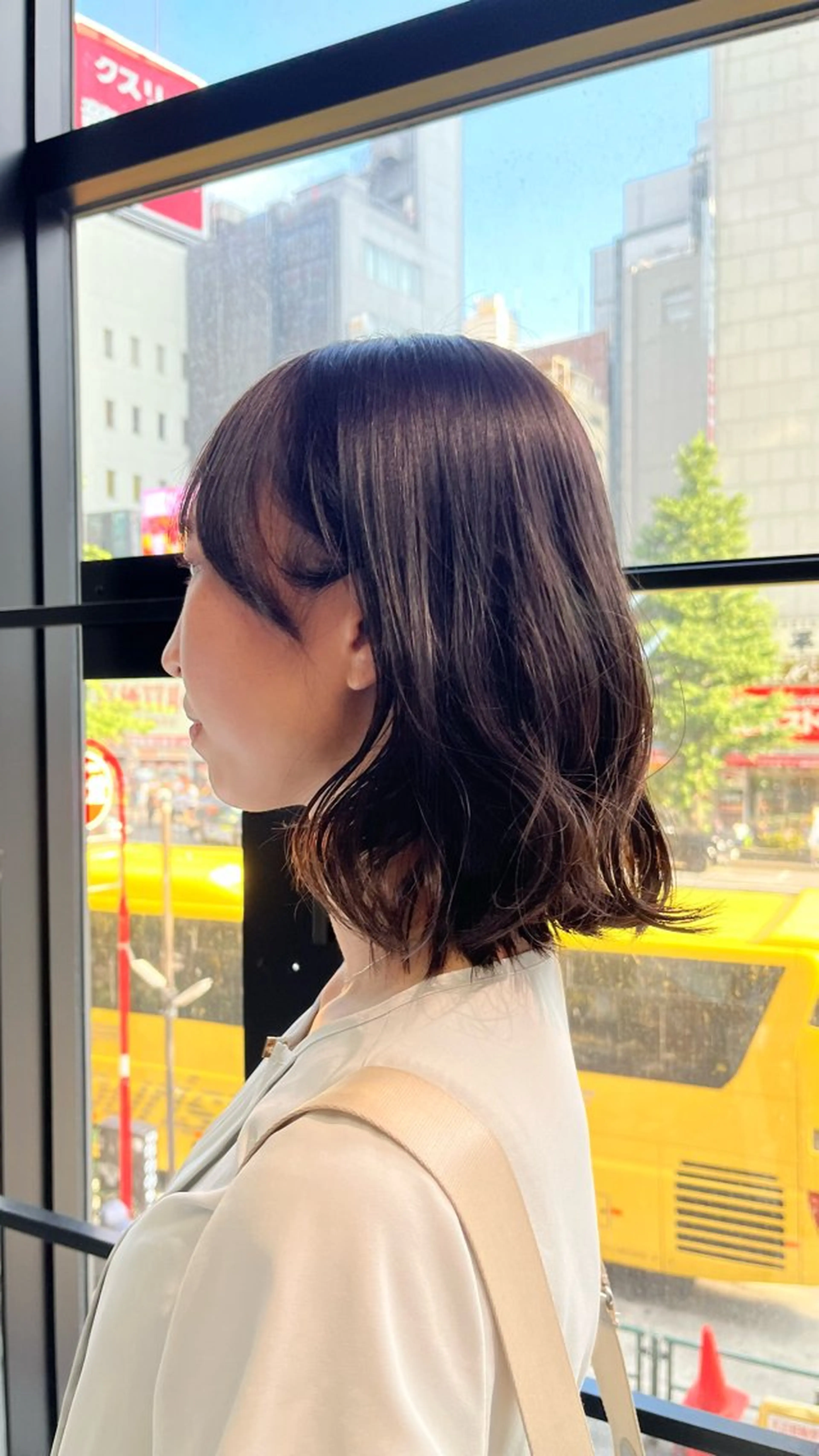 ミディアム カラー 新宿/アシスタント AiNAのヘアスタイル