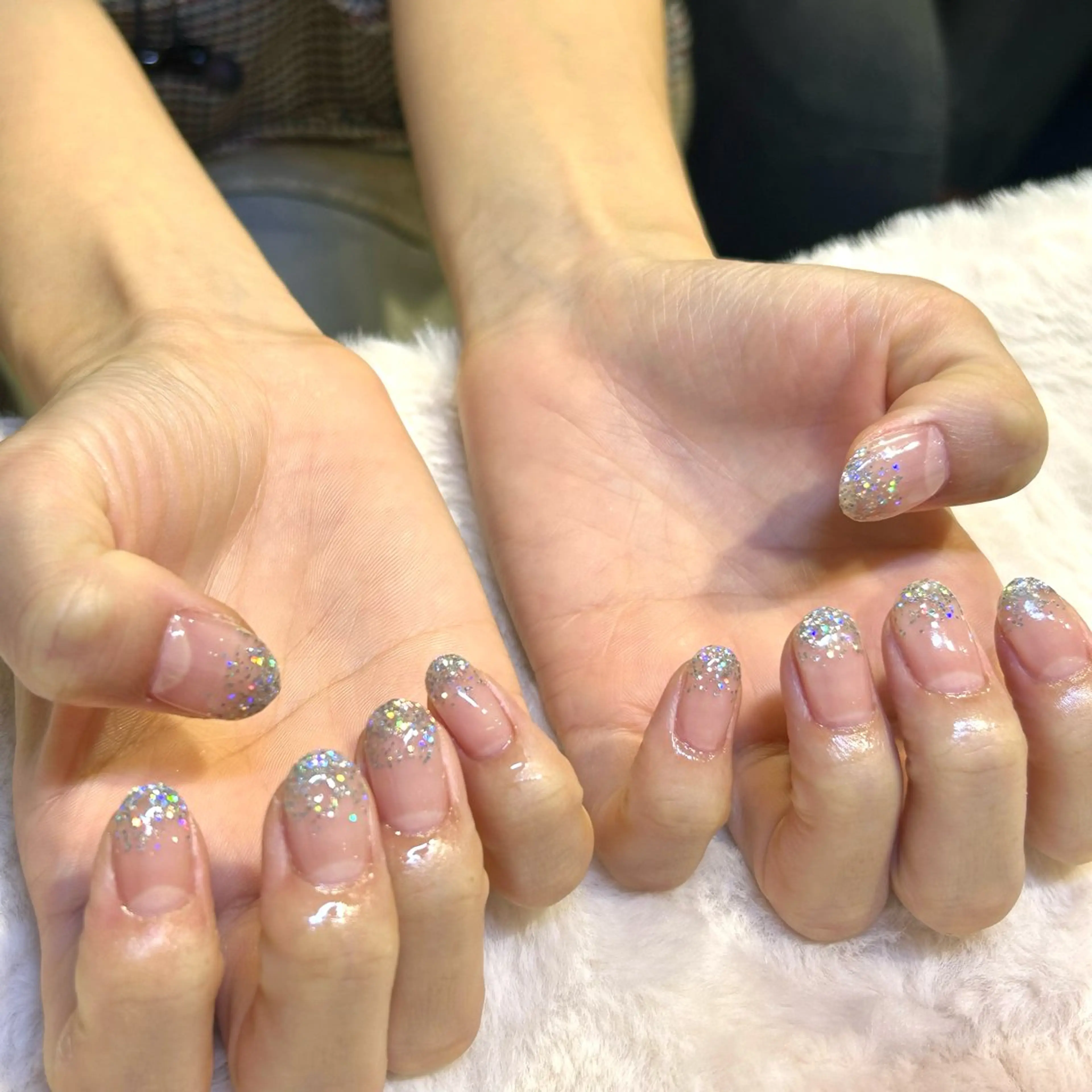 ネイル フラッシュネイル ジェルネイル グラデーション ラメ(グリッター) ラメグラデーション ハンドネイル RIN 🍀のネイルデザイン