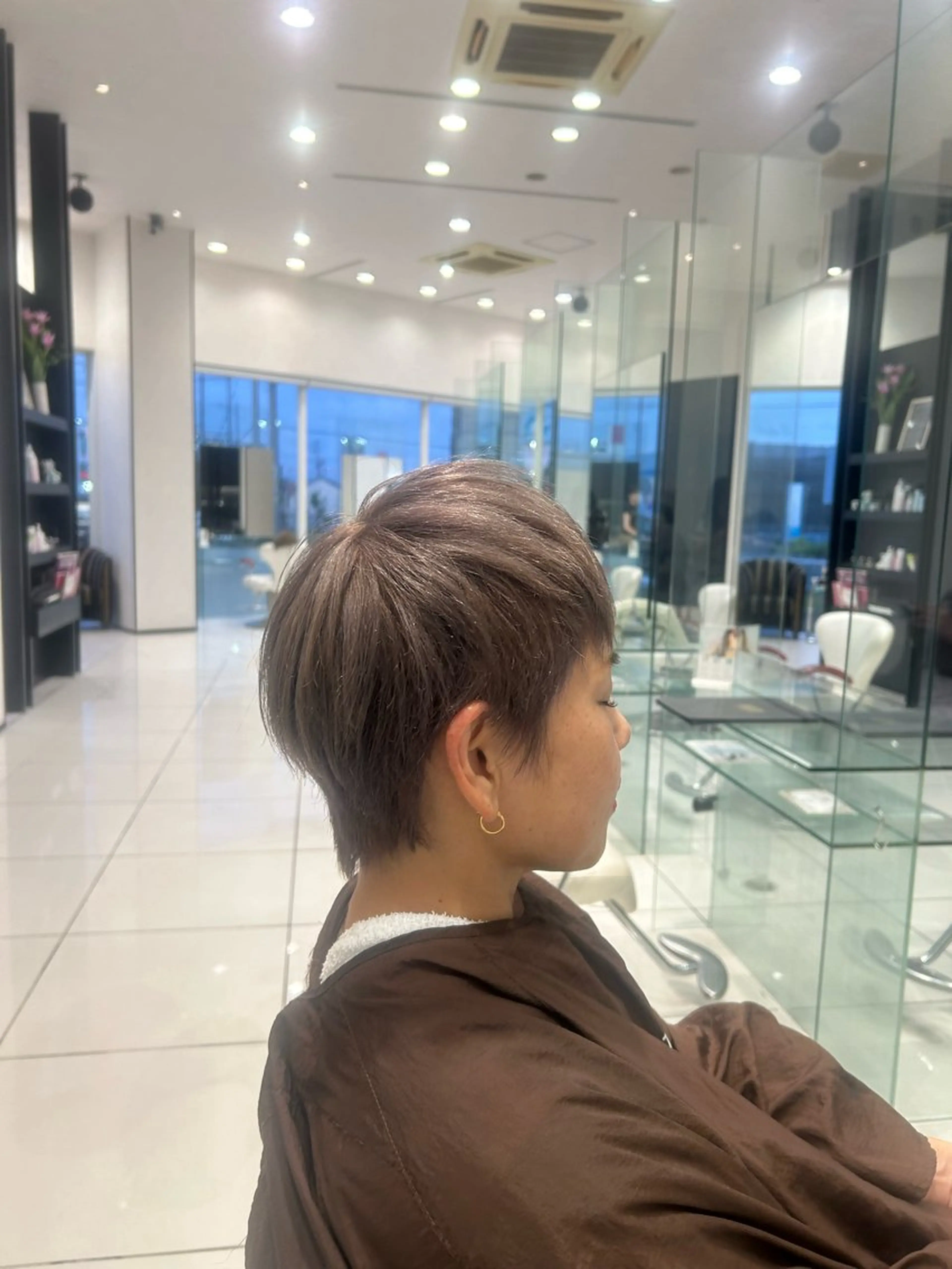 ショート ヘアカラー EARTH あいかのヘアスタイル