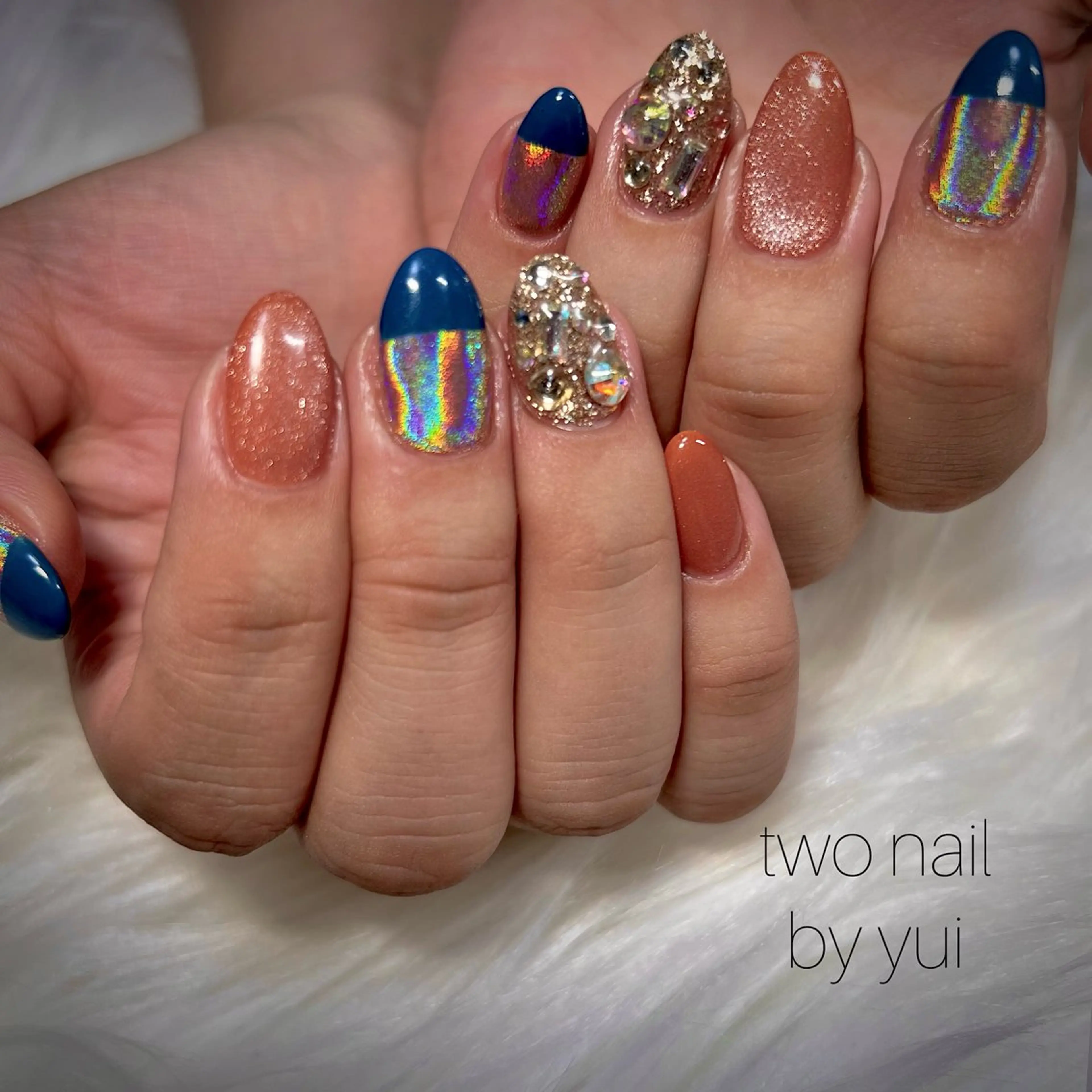 ネイル キラキラネイル マグネットネイル ネイルチップ ホワイト ハンドネイル two nailのネイルデザイン