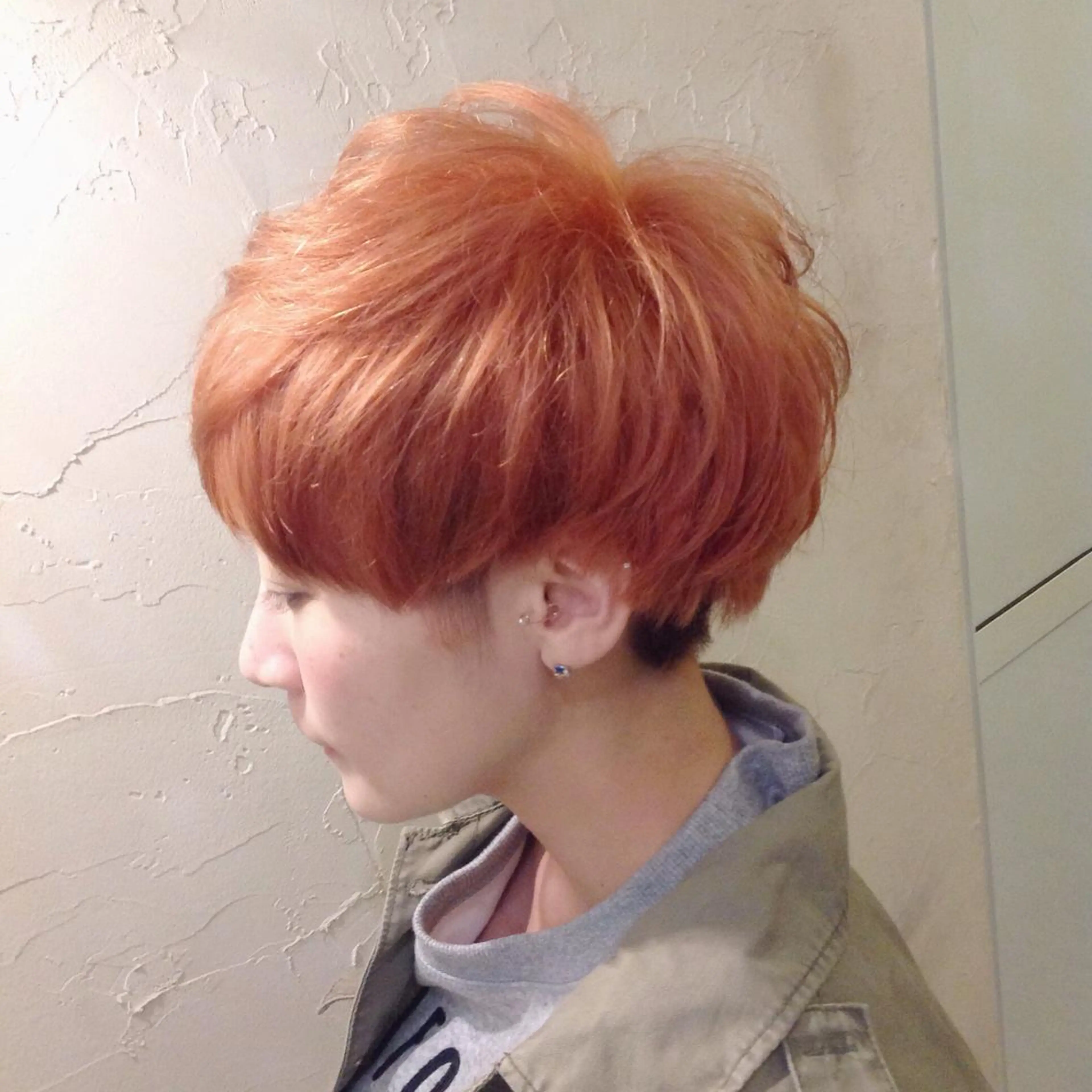 ショート カラー オレンジ LoRE hair 四条河原町　西尾友里のヘアスタイル