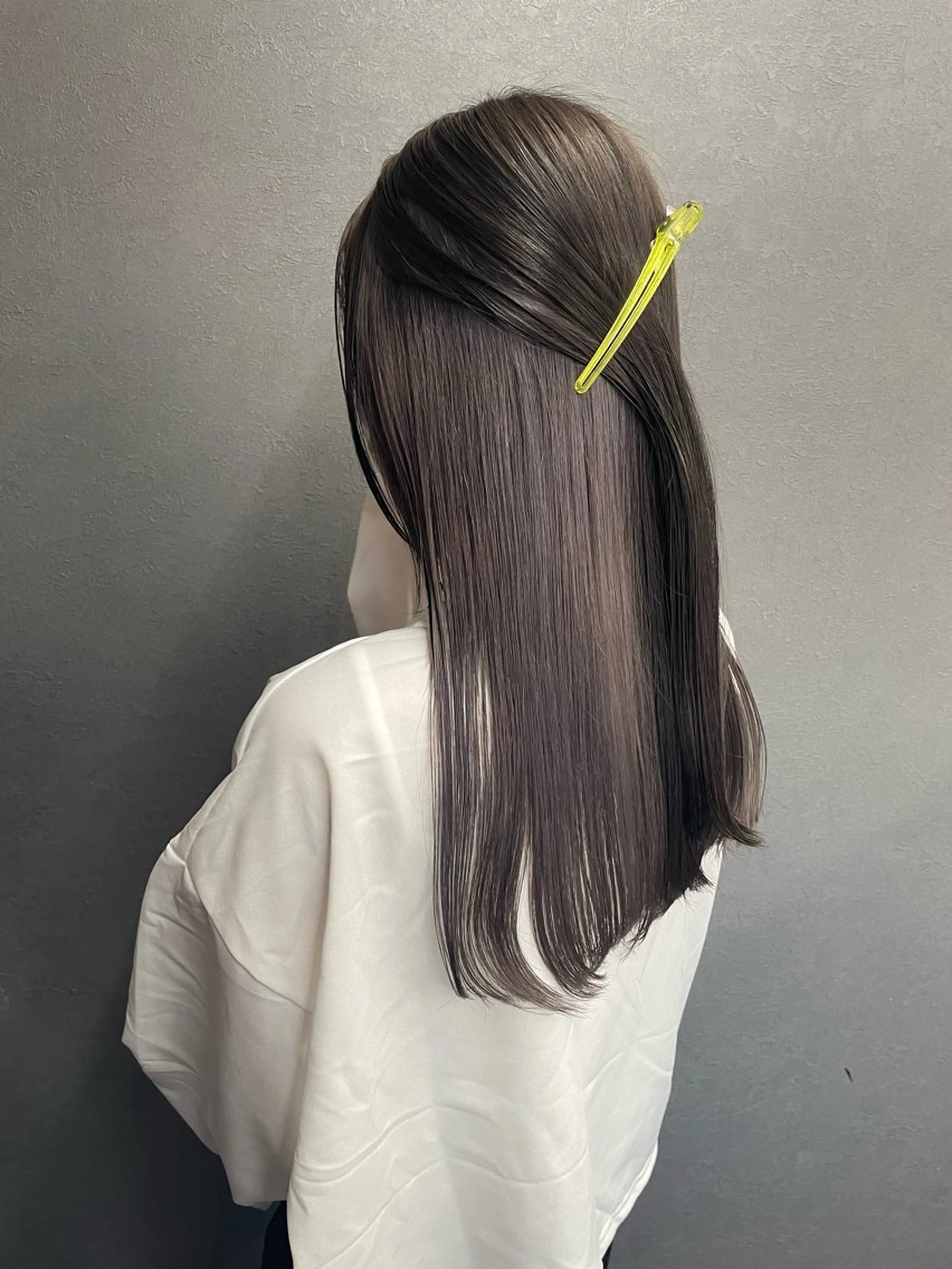 カラー シルバー カット ヘアカラー トリートメント 手塚 由佳のヘアスタイル