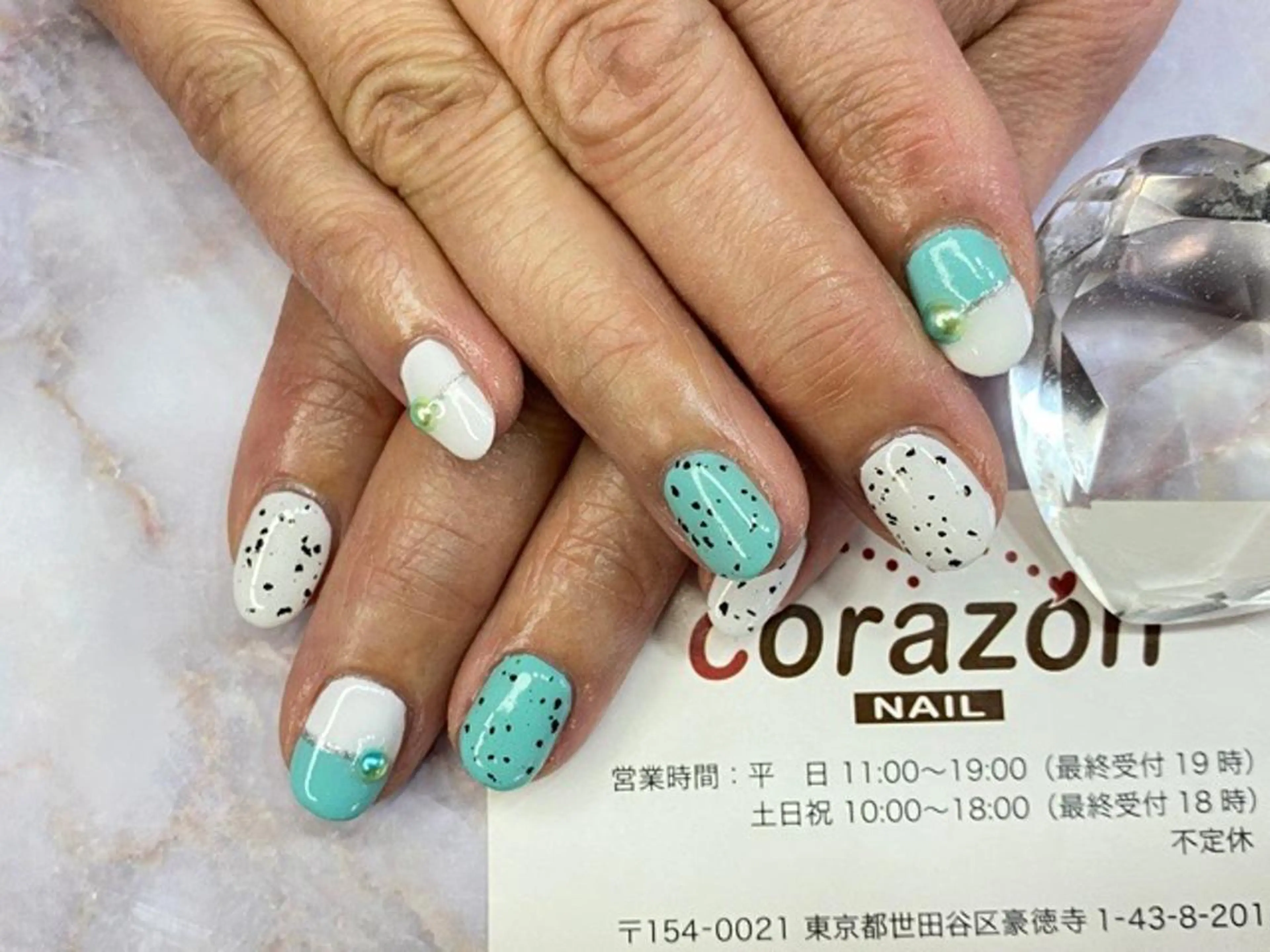 ネイル ホワイト corazon所属・ネイリスト aicoのネイルデザイン