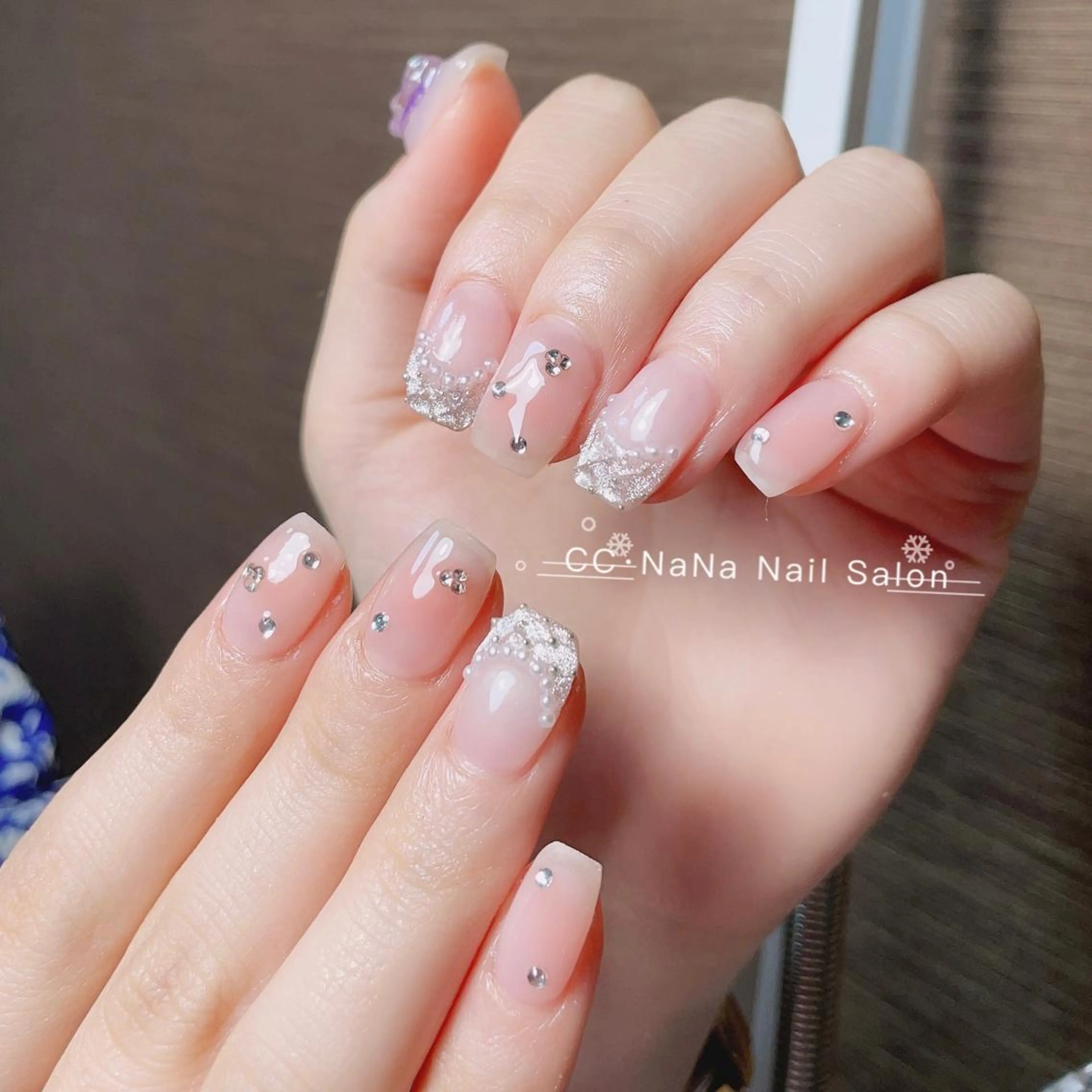 ネイル アートネイル チークネイル 長さ出し フラッシュネイル フレンチネイル ハンドネイル 💎CC・NaNa 韓国風ネイル🌙のネイルデザイン