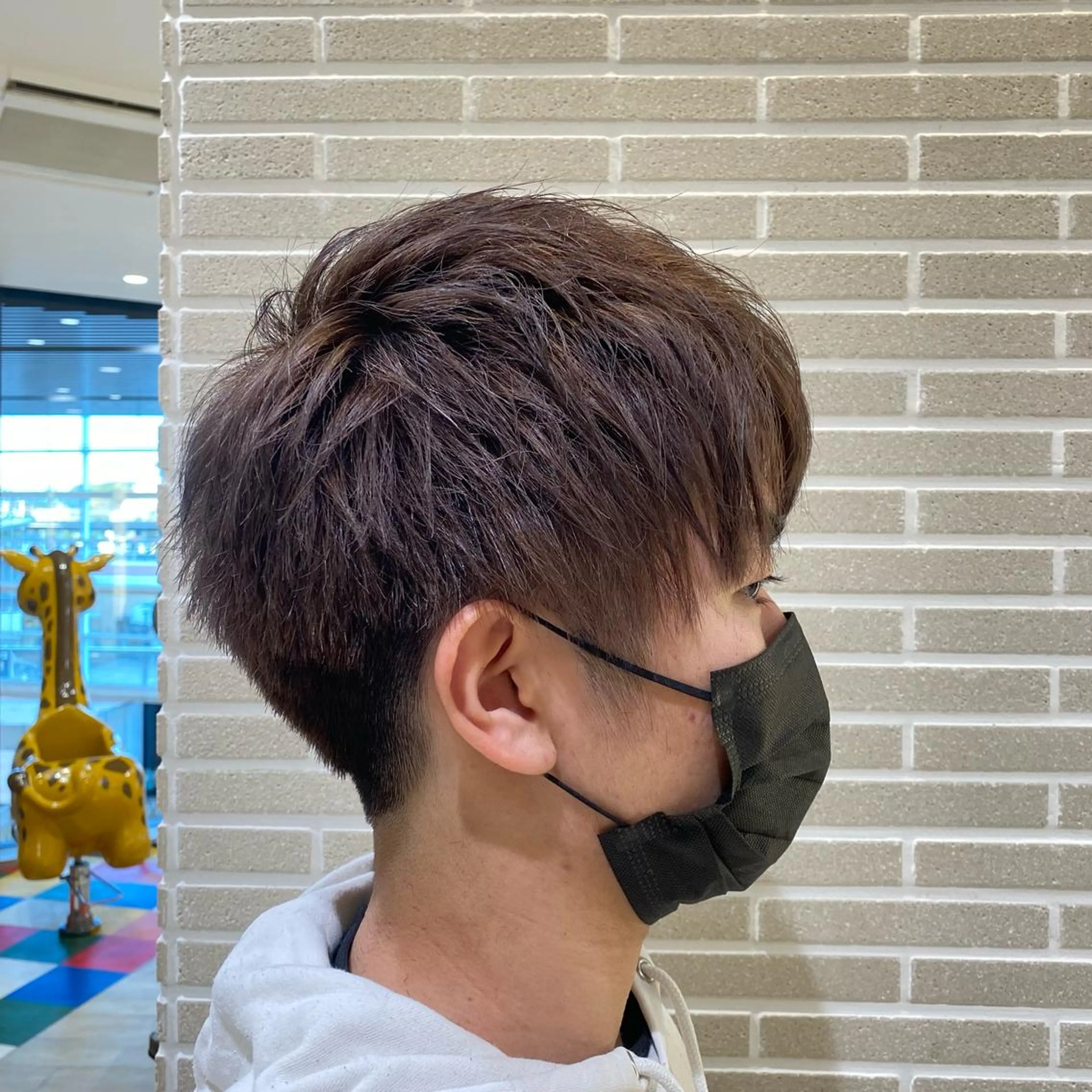 カラー メンズ アッシュ アッシュブラウン ブラウンカラー カット ヘアカラー 赤本悠斗波巻きパーマ メンズパーマのヘアスタイル