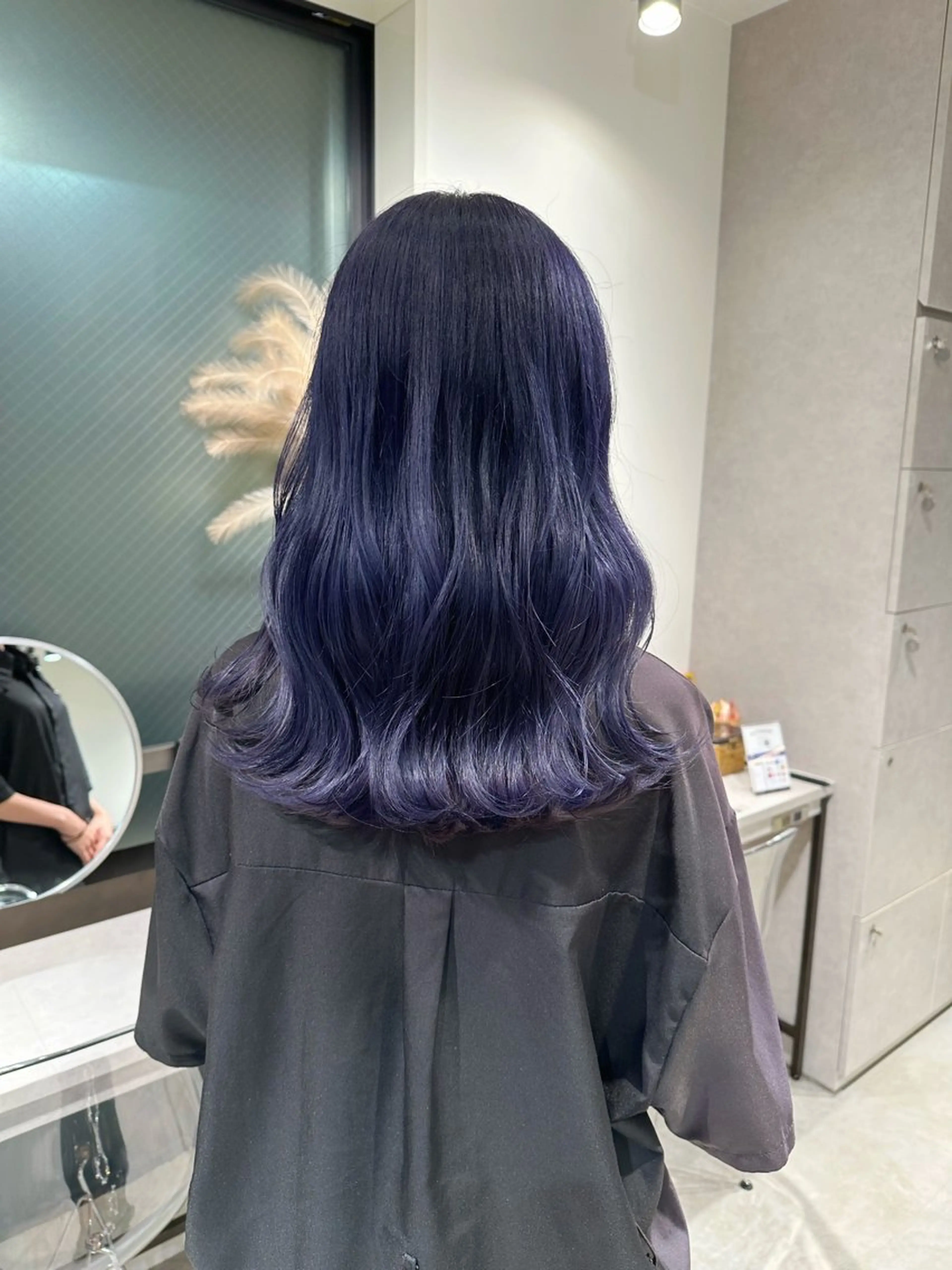 ロング カラー ブリーチ ブルーカラー ネイビーカラー ブリーチ/ハイトーン 艶カラー/ユリナのヘアスタイル