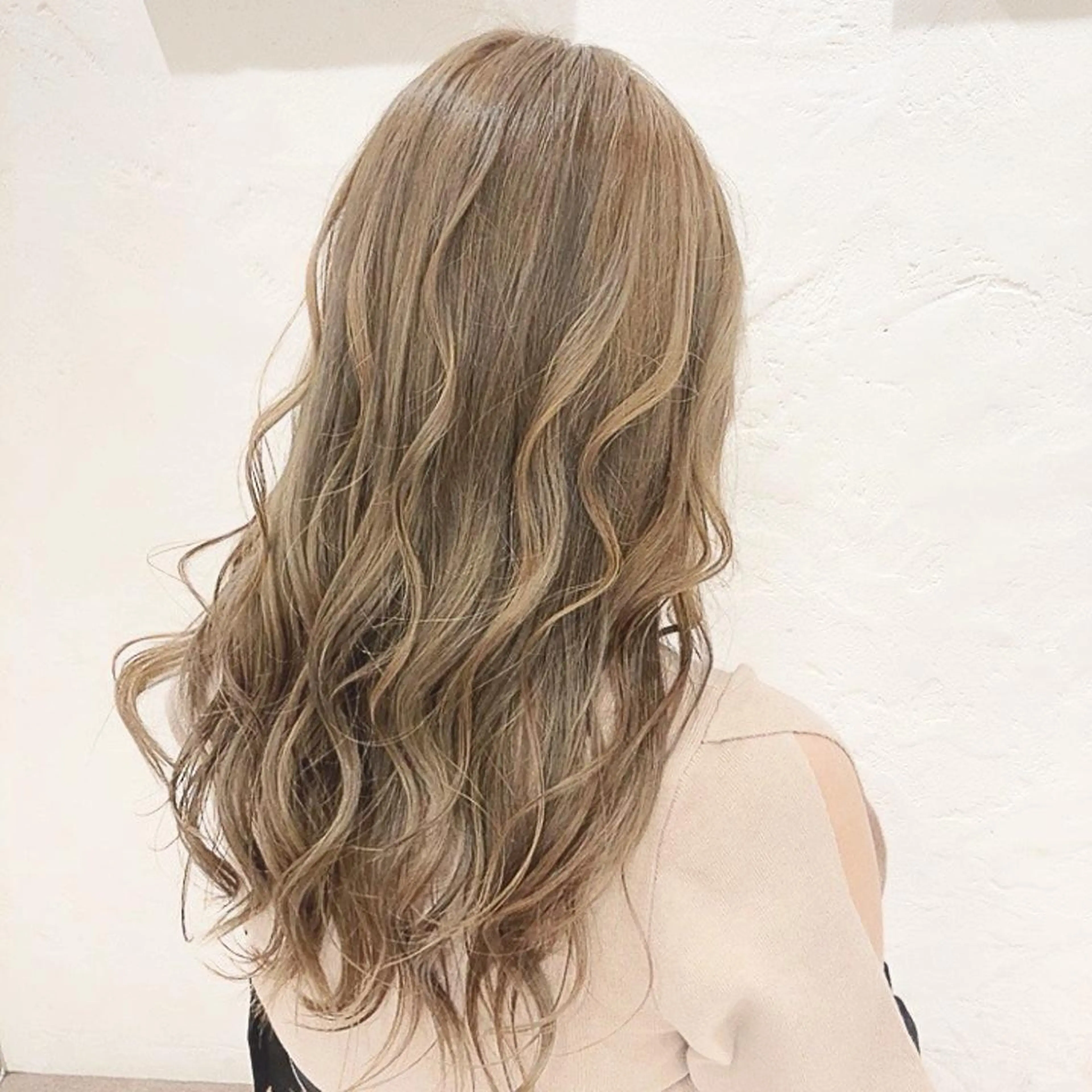 ミディアム カット ヘアカラー トリートメント 🌿アロマヘアルーム 新宿店✂︎のヘアスタイル