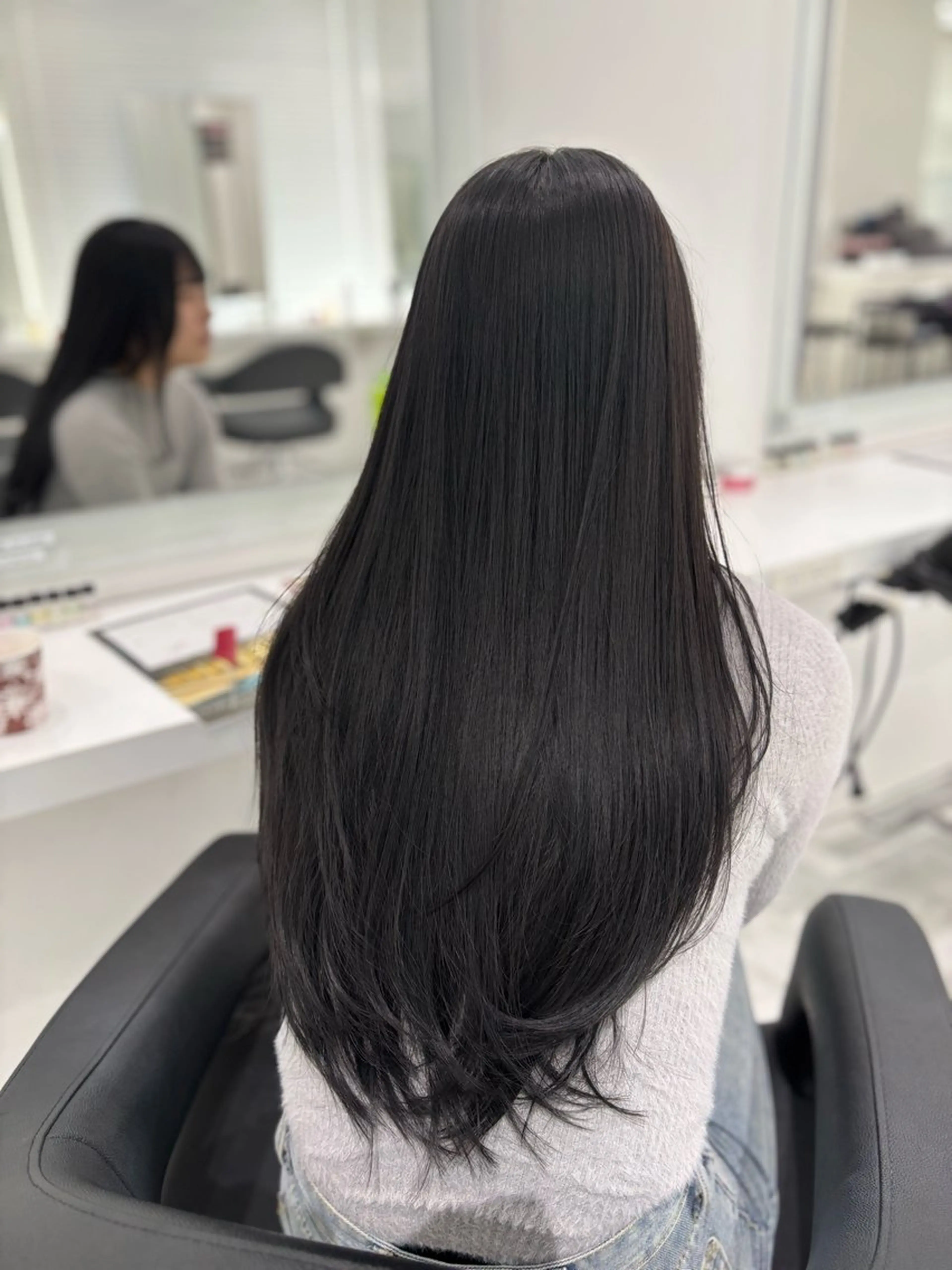 ロング カラー ヘアカラー トリートメント ヘッドスパ ヘアセット 🤍透明感カラー ×縮毛矯正🤍ゆうのヘアスタイル