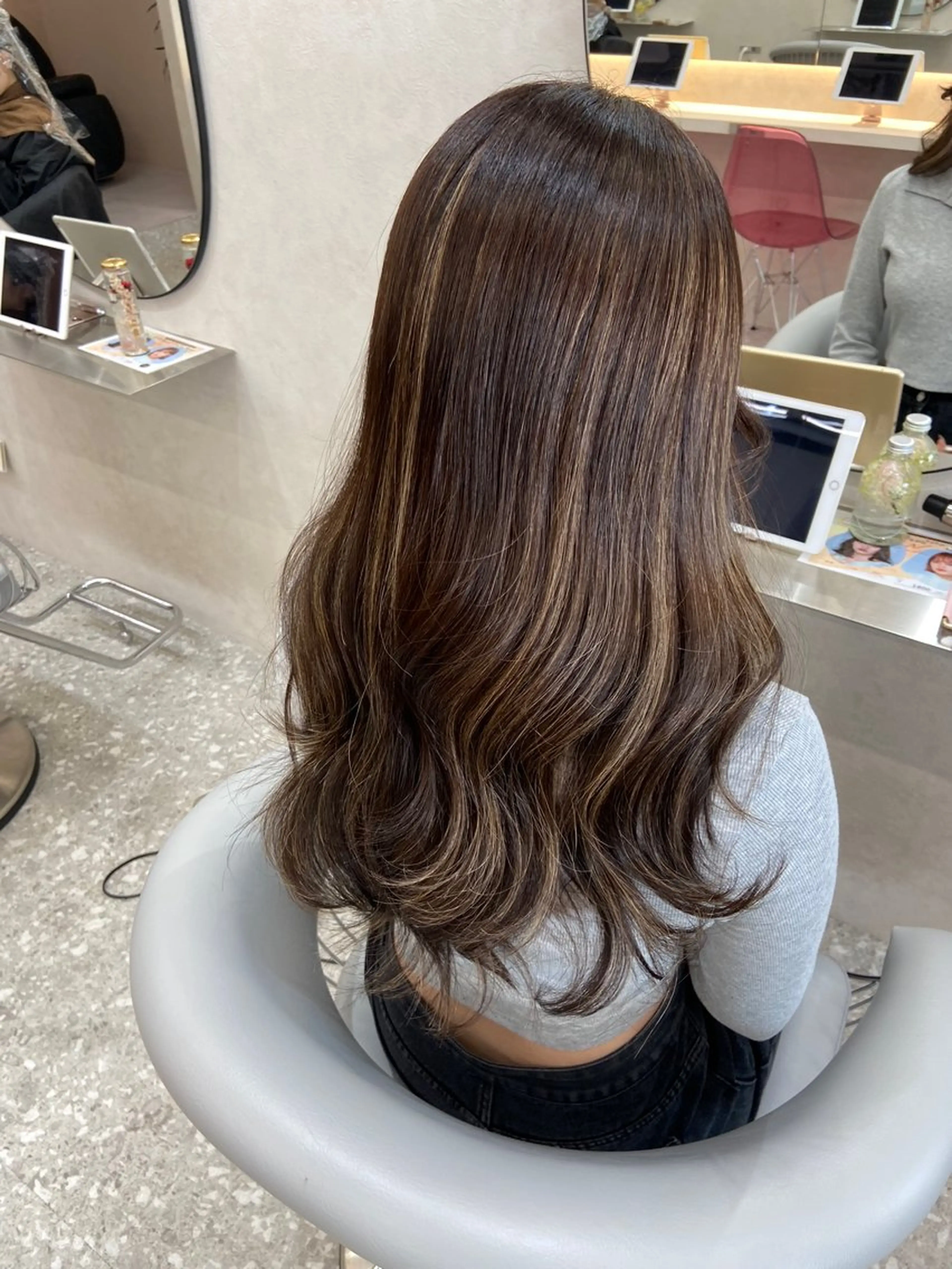 ロング カラー ブリーチ ケアブリーチ ケアカラー デザインカラー ダブルカラー 新宿/韓国ヘア 中明度カラー/かやのヘアスタイル