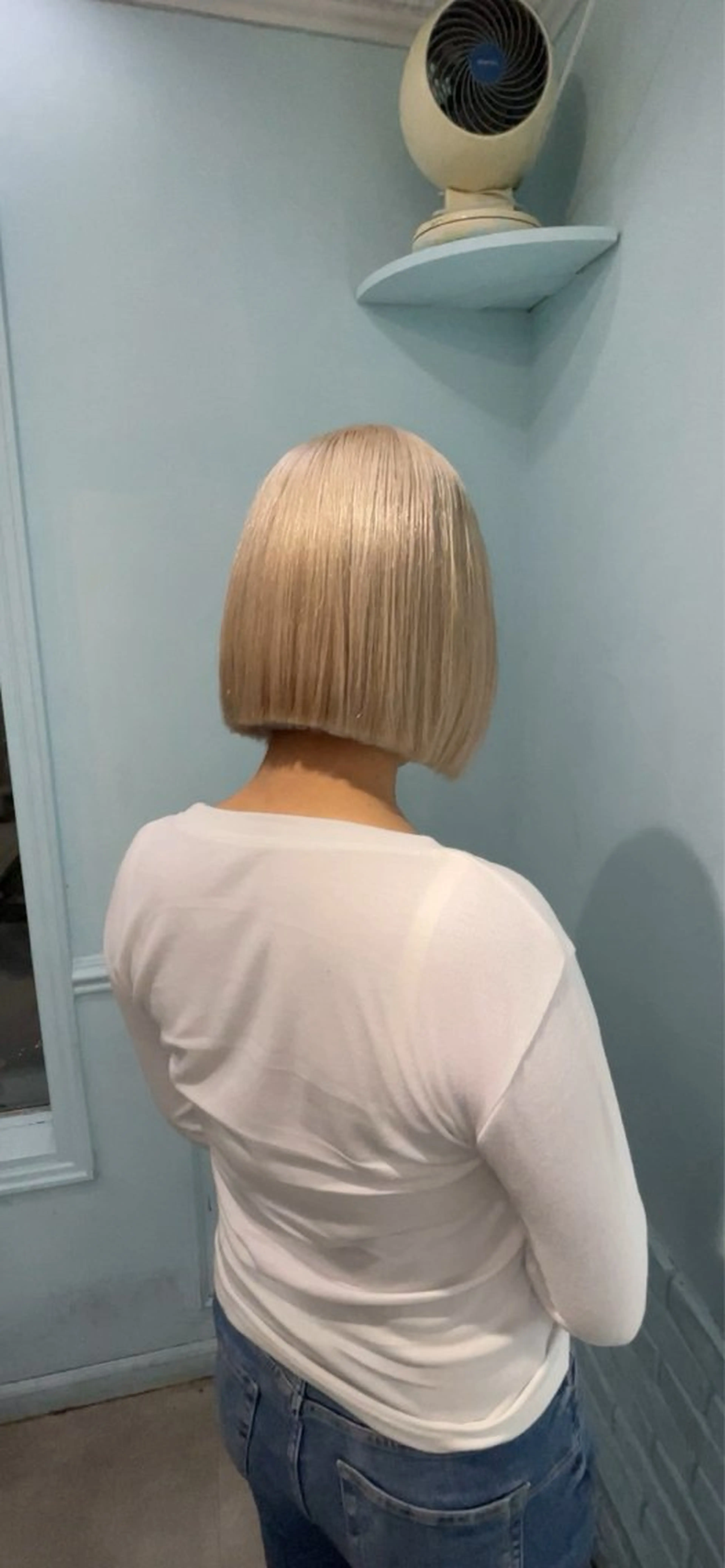 ショート カラー アッシュ アッシュグレー ベージュカラー ブリーチ ブロンド カット ピンク🎀ブロンド 💎ハイトーン/大和のヘアスタイル