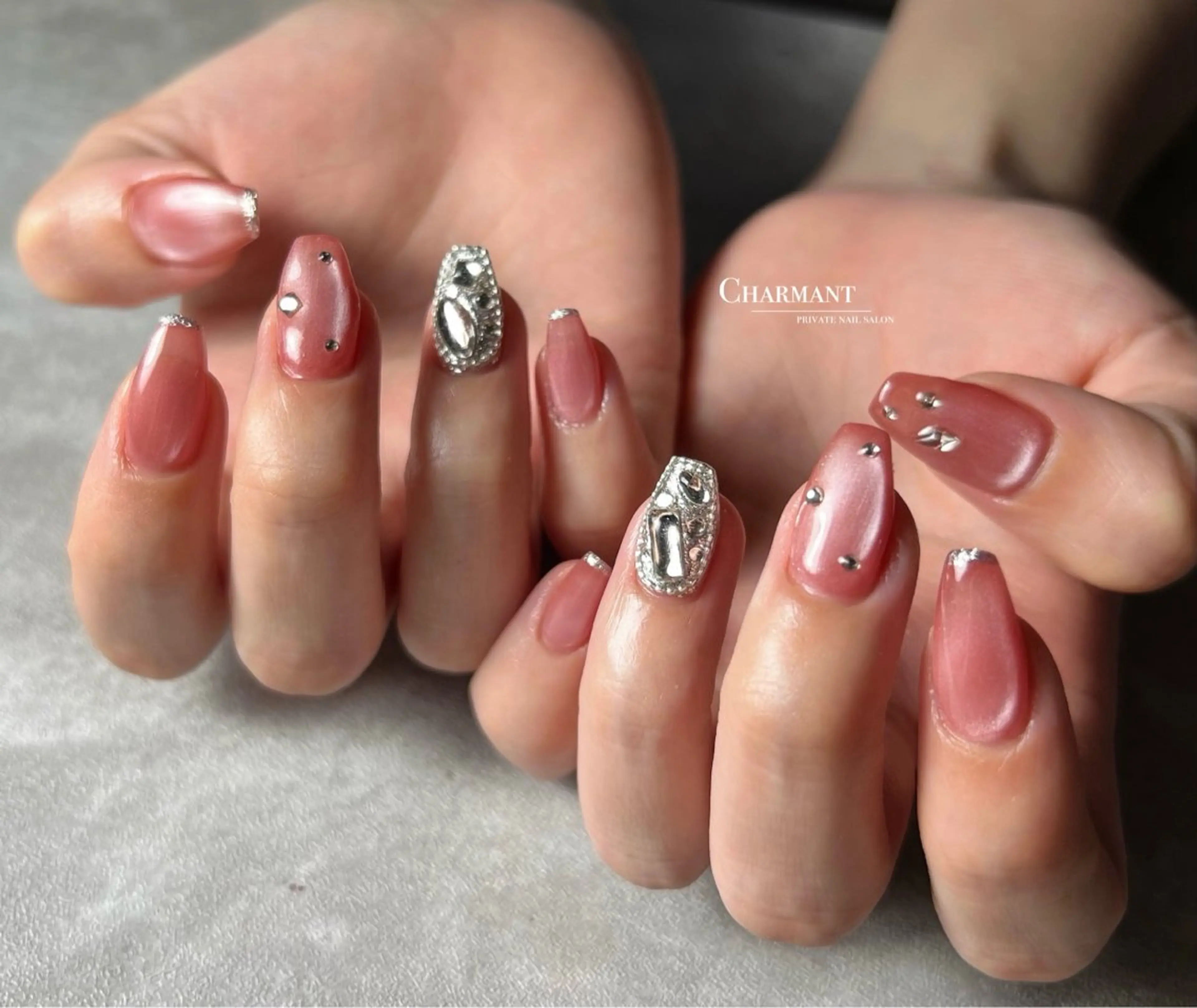 ネイル ハンドネイル minako .のネイルデザイン