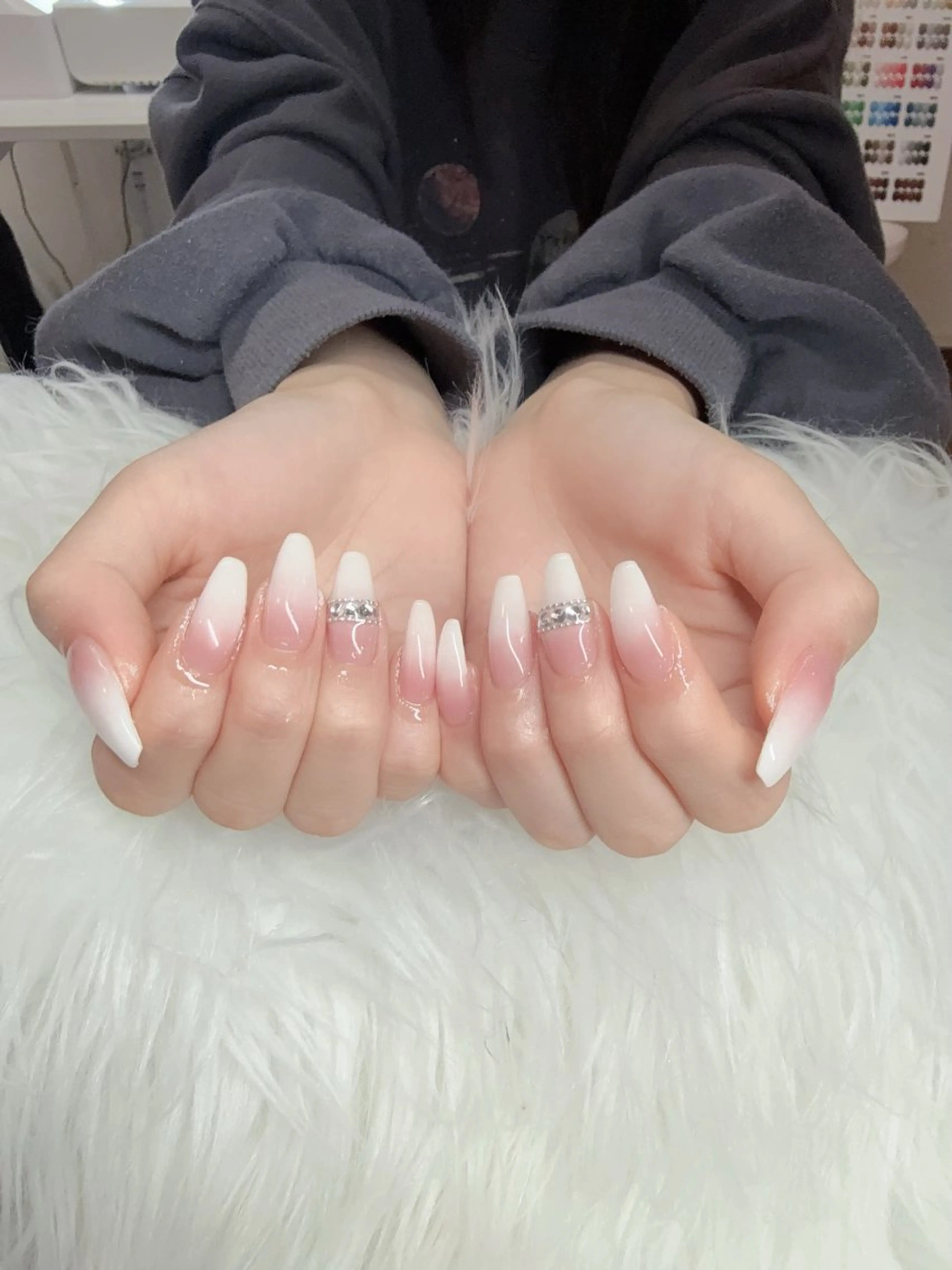 ネイル ボルドー ブラウン チークネイル ドット フットネイル ハンドネイル ハンドケア yurinail所属・yuri nail 高田馬場のネイルデザイン