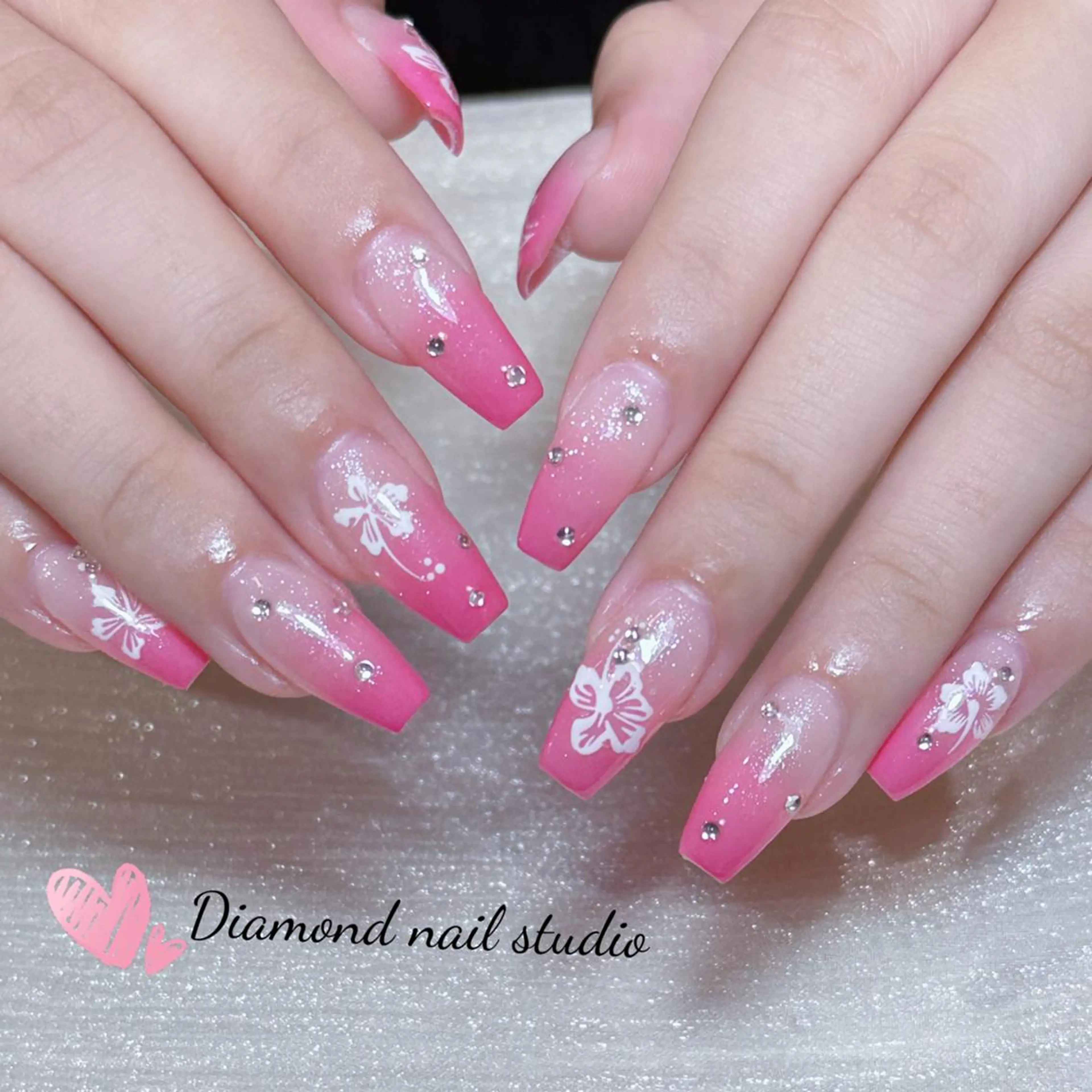 ネイル アートネイル オーロラネイル ガーリー キラキラネイル マグネットネイル ハンドネイル SANA 💦のネイルデザイン