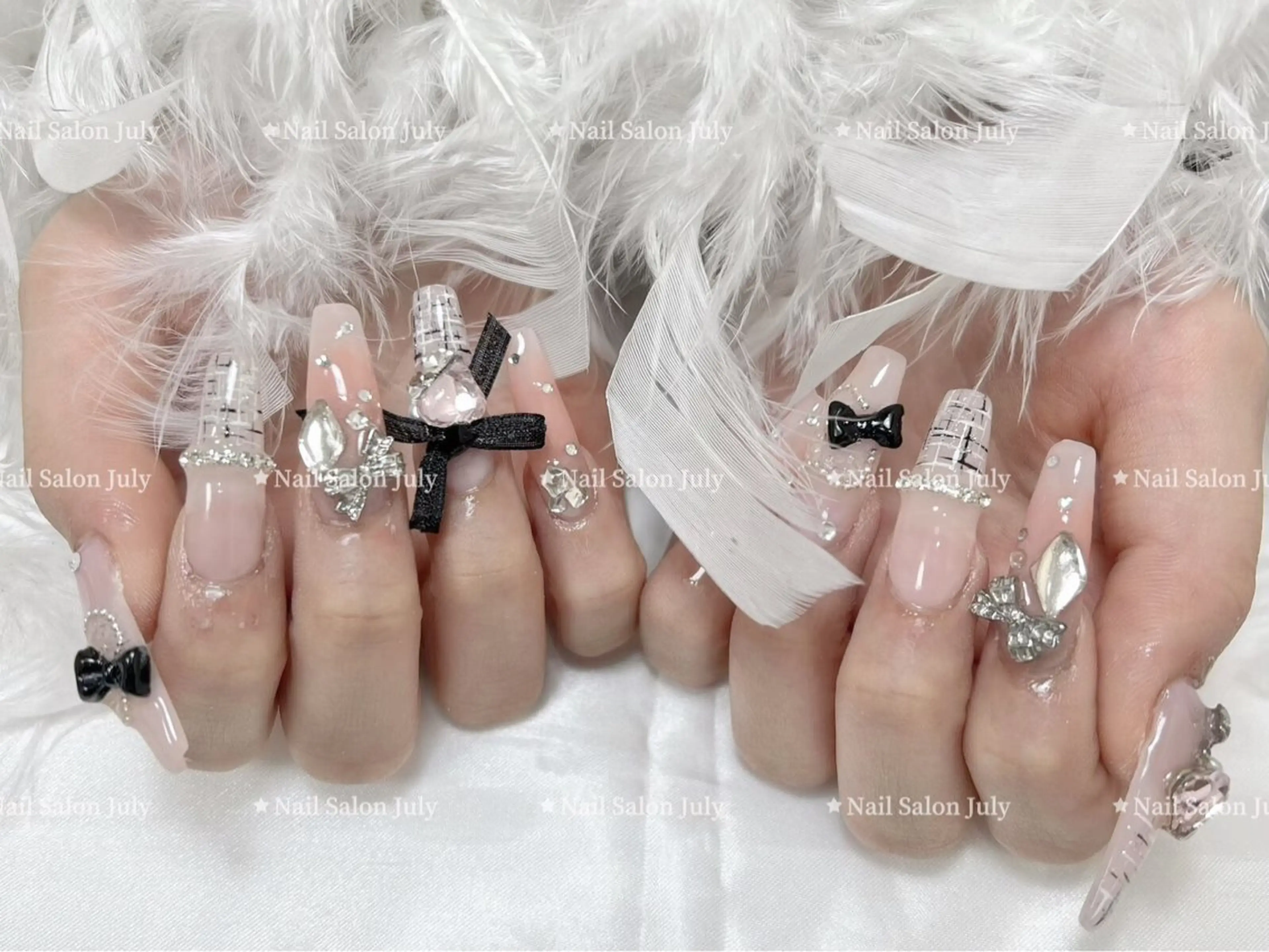 ネイル アートネイル オーロラネイル ジェルネイル ガーリー キラキラネイル ハンドネイル July Salonのネイルデザイン