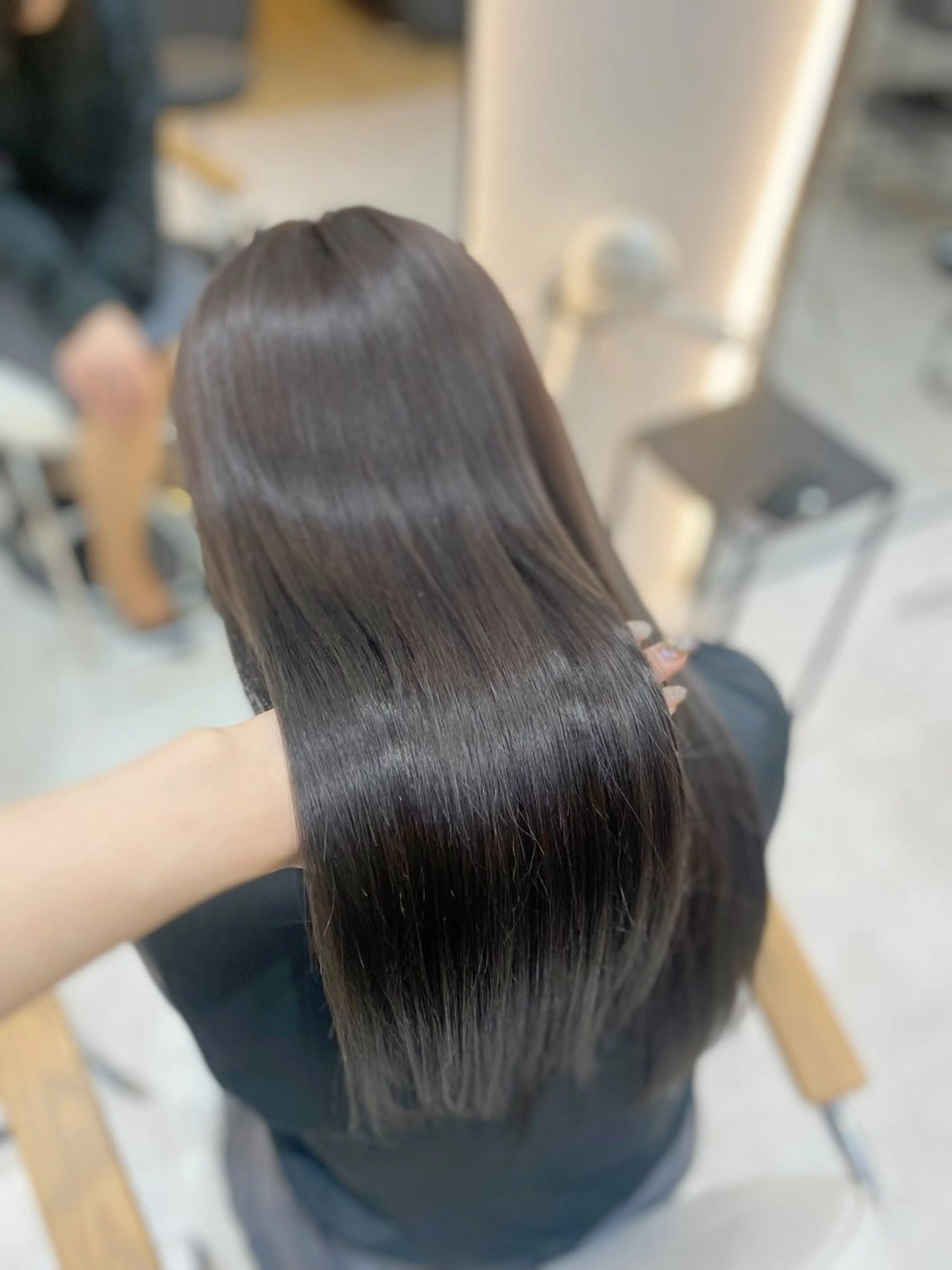 ロング カット ヘアカラー トリートメント 艶髪・透明感カラー・ 韓国ヘア・Yuriのヘアスタイル