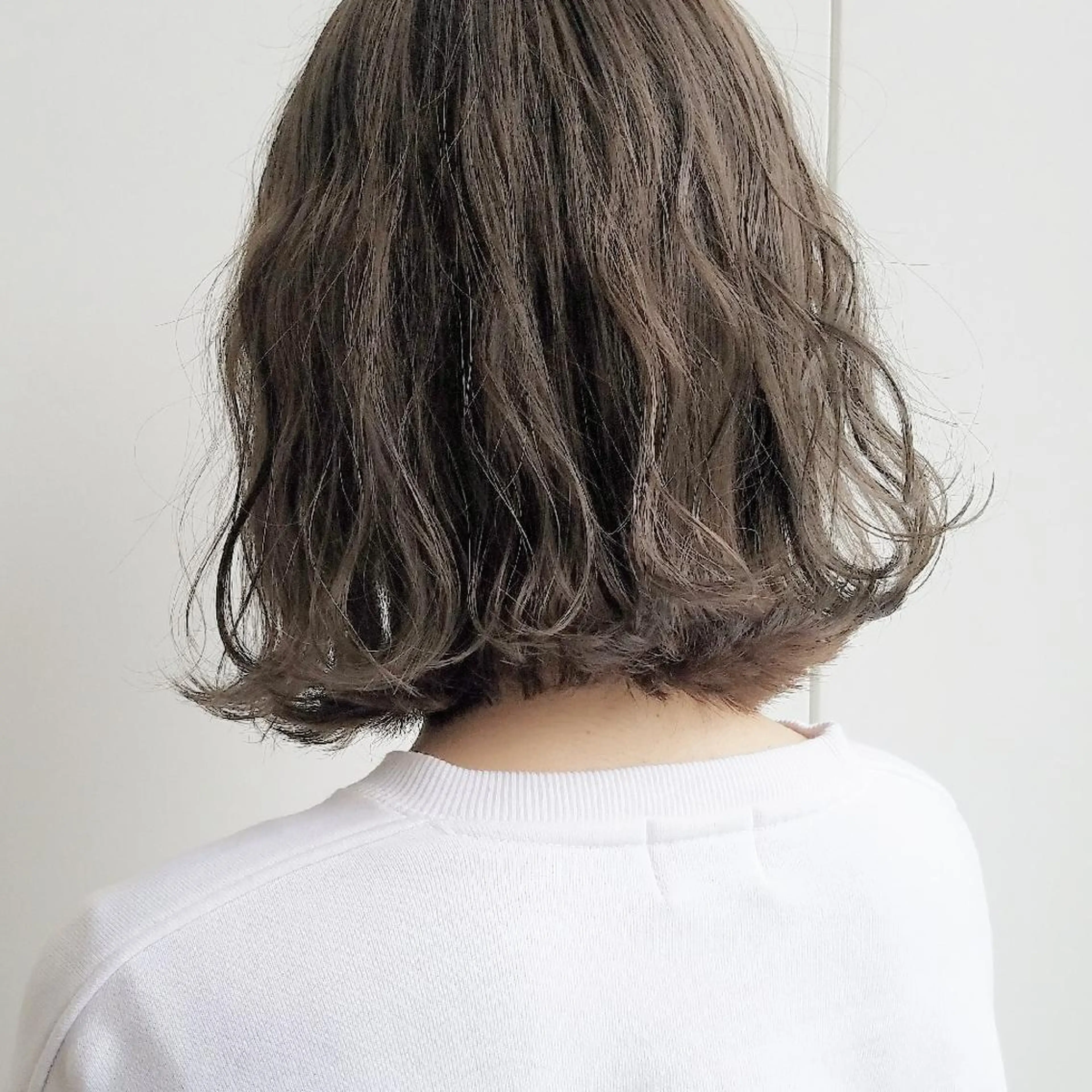 ショート カラー ネイル パーマ ボブ ショートヘア ショートネイル iplus✴ まつげ、眉毛、耳つぼのマツエク・マツパデザイン