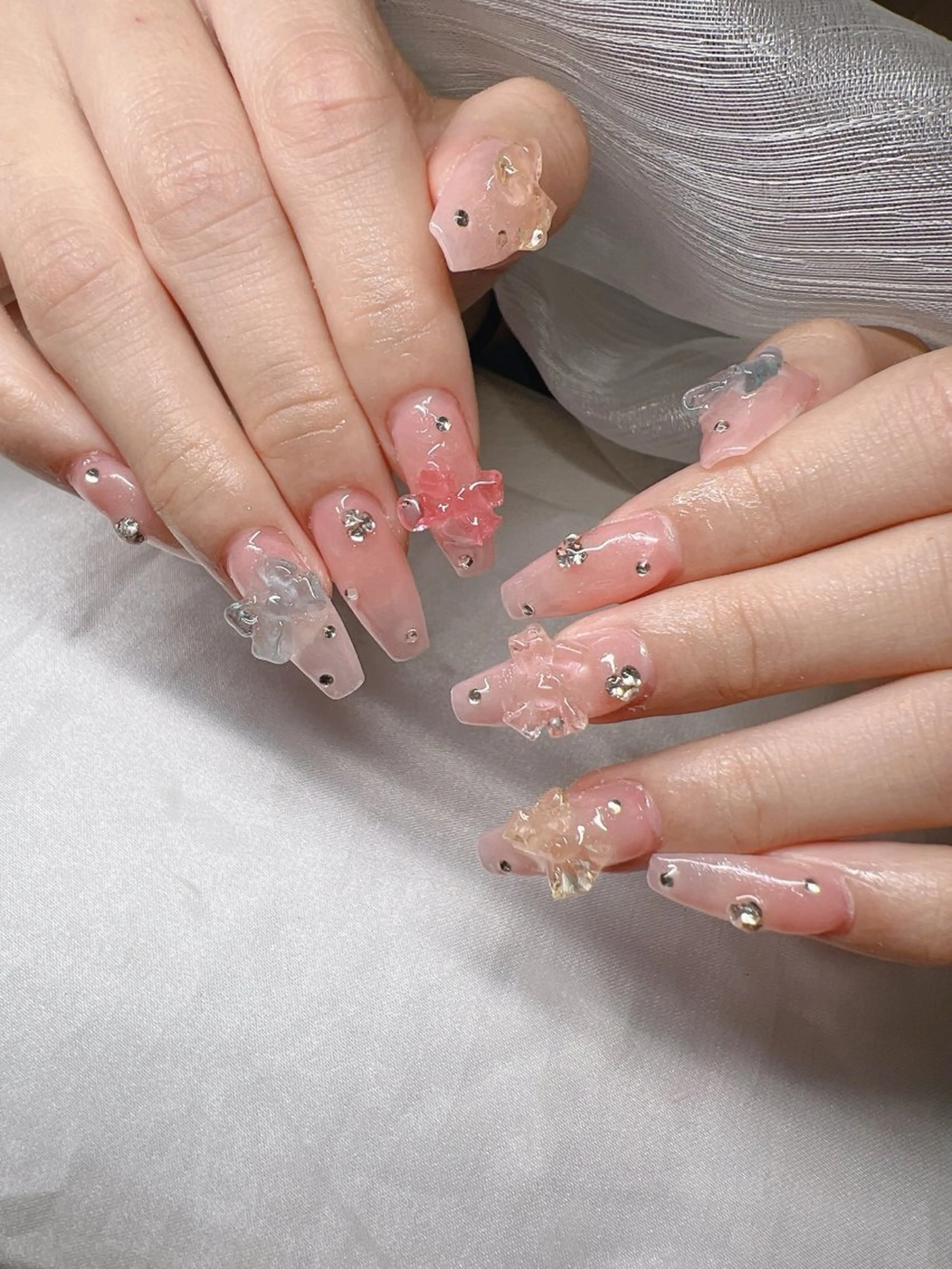 ネイル 長さ出し グラデーション 卒業式 キラキラネイル マグネットネイル ハンドネイル Lee Nailsのネイルデザイン