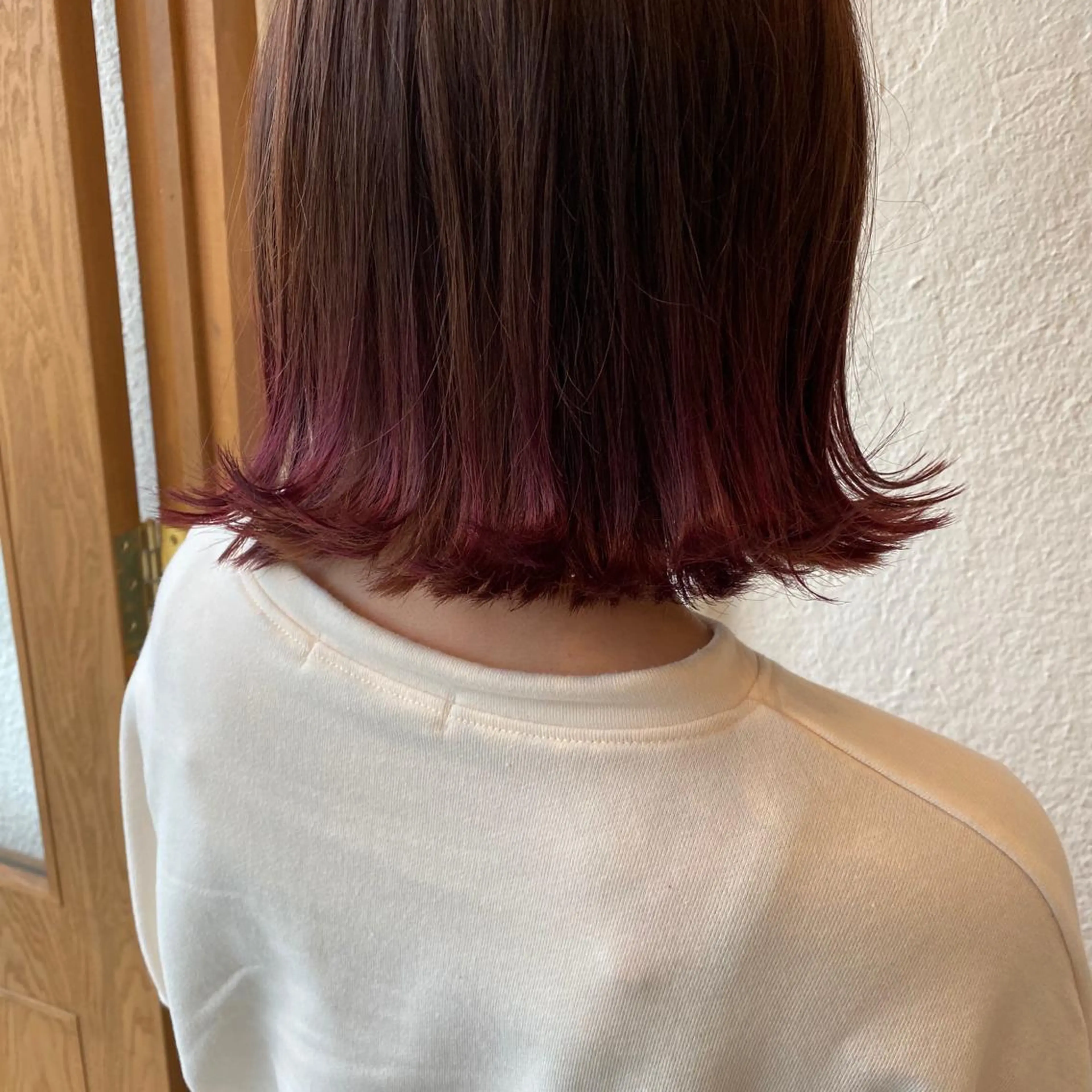 ミディアム カラー ブリーチ ピンクカラー カット ヘアカラー 入江 志穂のヘアスタイル