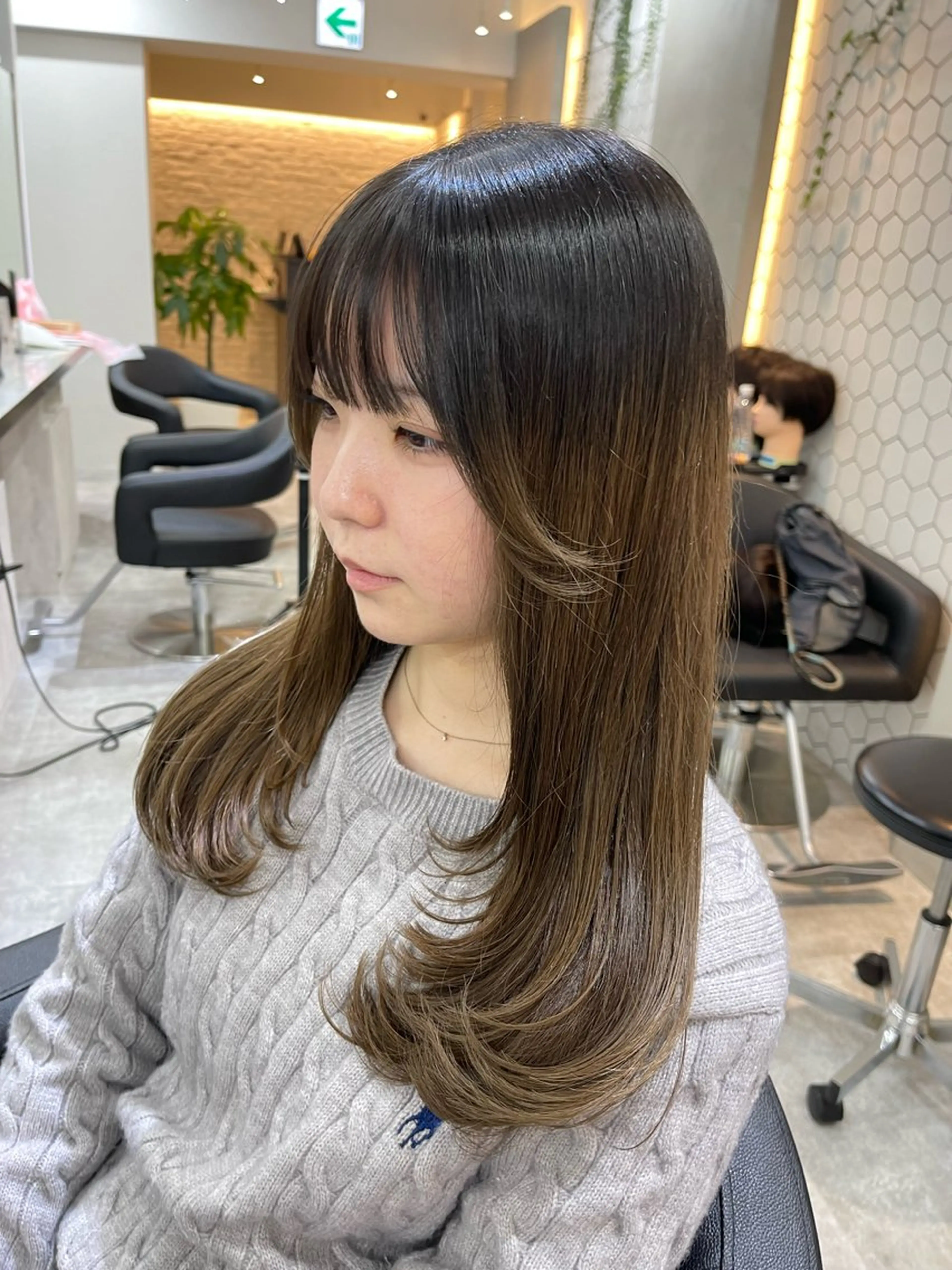 ロング TENSHO 原宿　ハイトーンのヘアスタイル