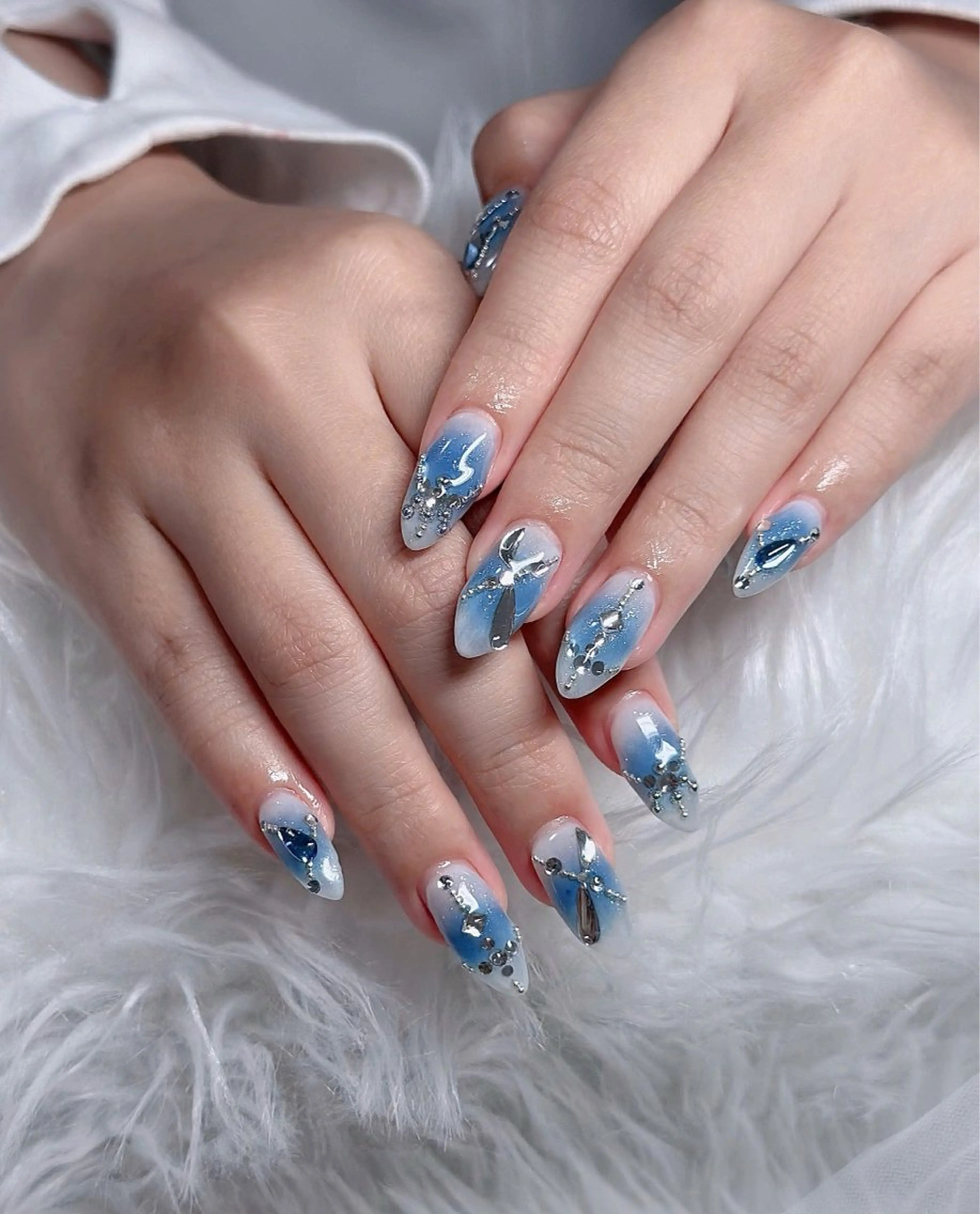 ネイル フレンチネイル ジェルネイル ガラスフレンチ ハロウィン ハート H.baby nail所属・H.baby Nail Salonのネイルデザイン