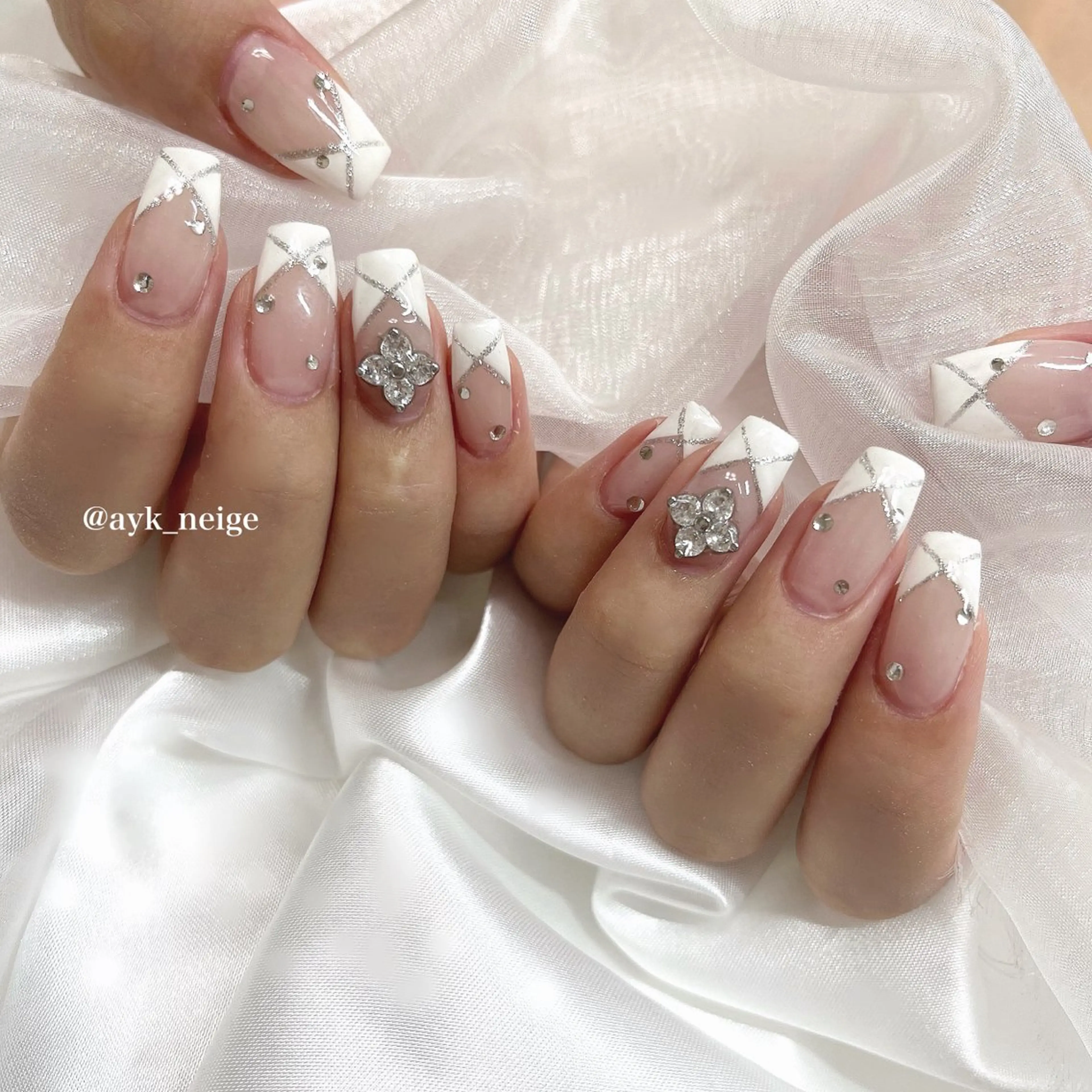 ネイル フットネイル フレンチネイル キラキラネイル 韓国ネイル マグネットネイル n'eige nail所属・大谷 綾香のネイルデザイン