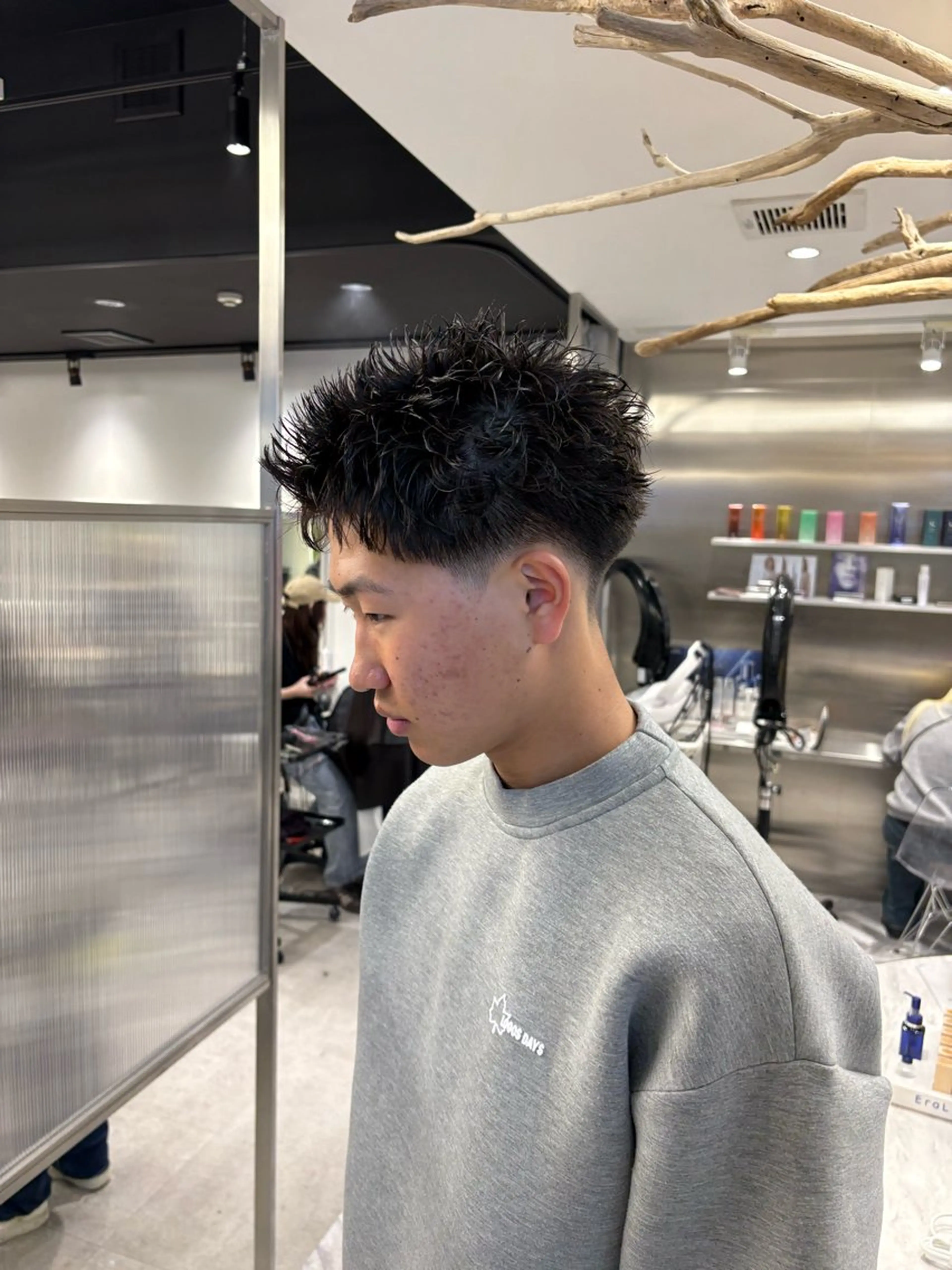 ショート メンズ メンズパーマ プードルパーマ 学生(メンズ向け) スパイキーショート 波巻きパーマ カット シャドウパーマ/ ルーズパーマ/メンズのヘアスタイル