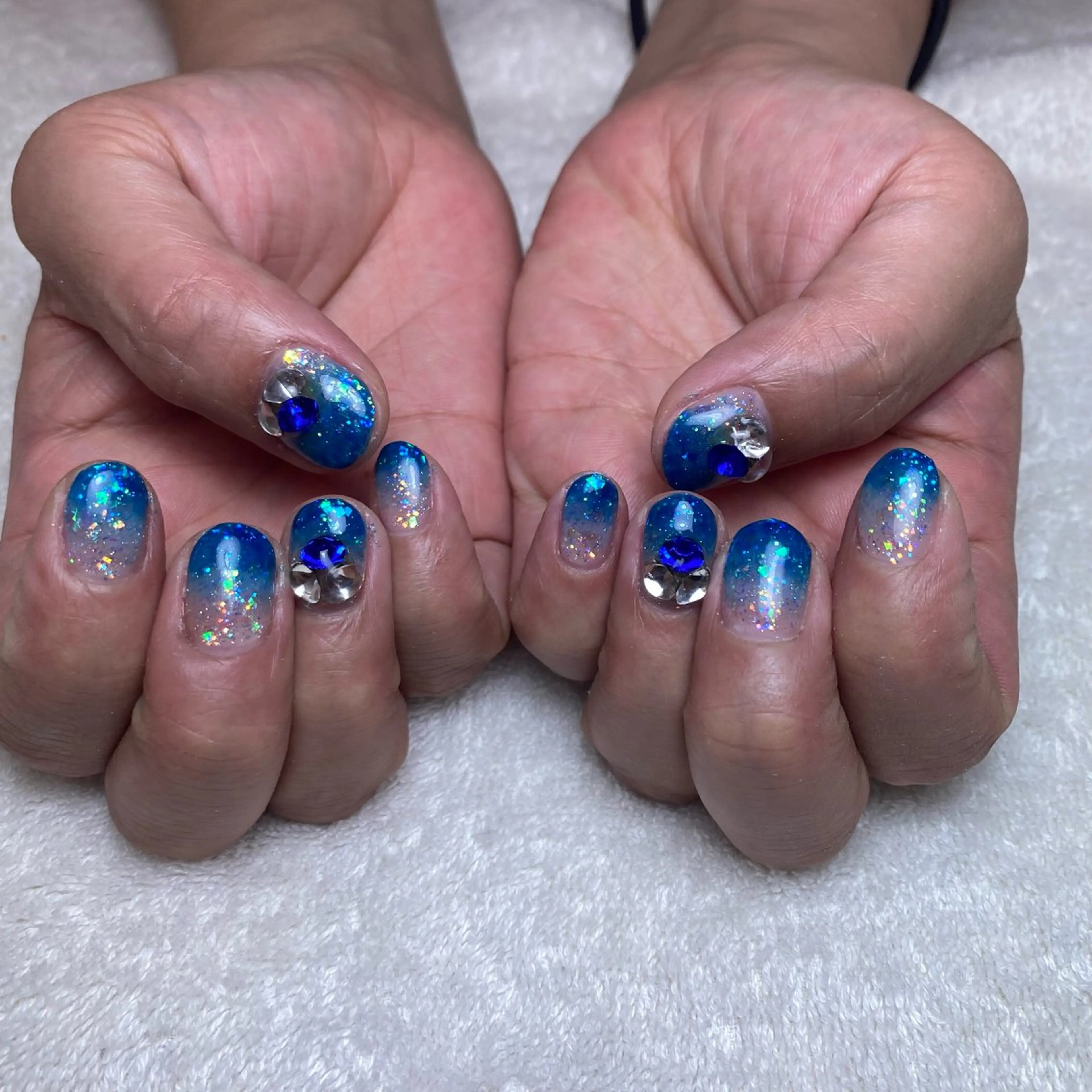 ネイル グラデーション キラキラネイル ラメ(グリッター) 夏ネイル ハンドネイル COCO+所属・COCO +のエステ・リラクイメージ