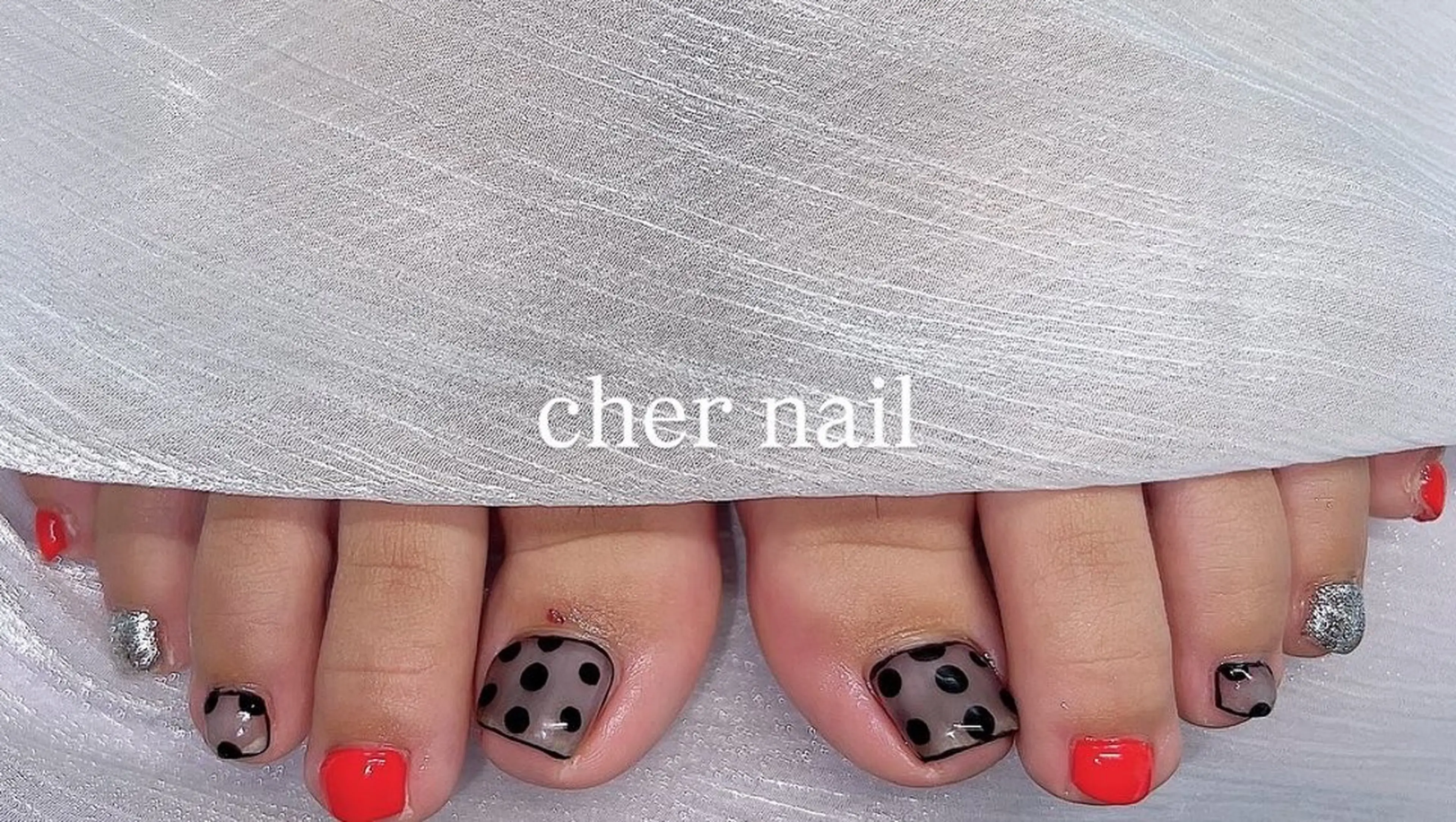 ネイル ドット フラッシュネイル 持ち込み フットネイル CHER NAIL(シェルネイル)所属・cher loydのネイルデザイン