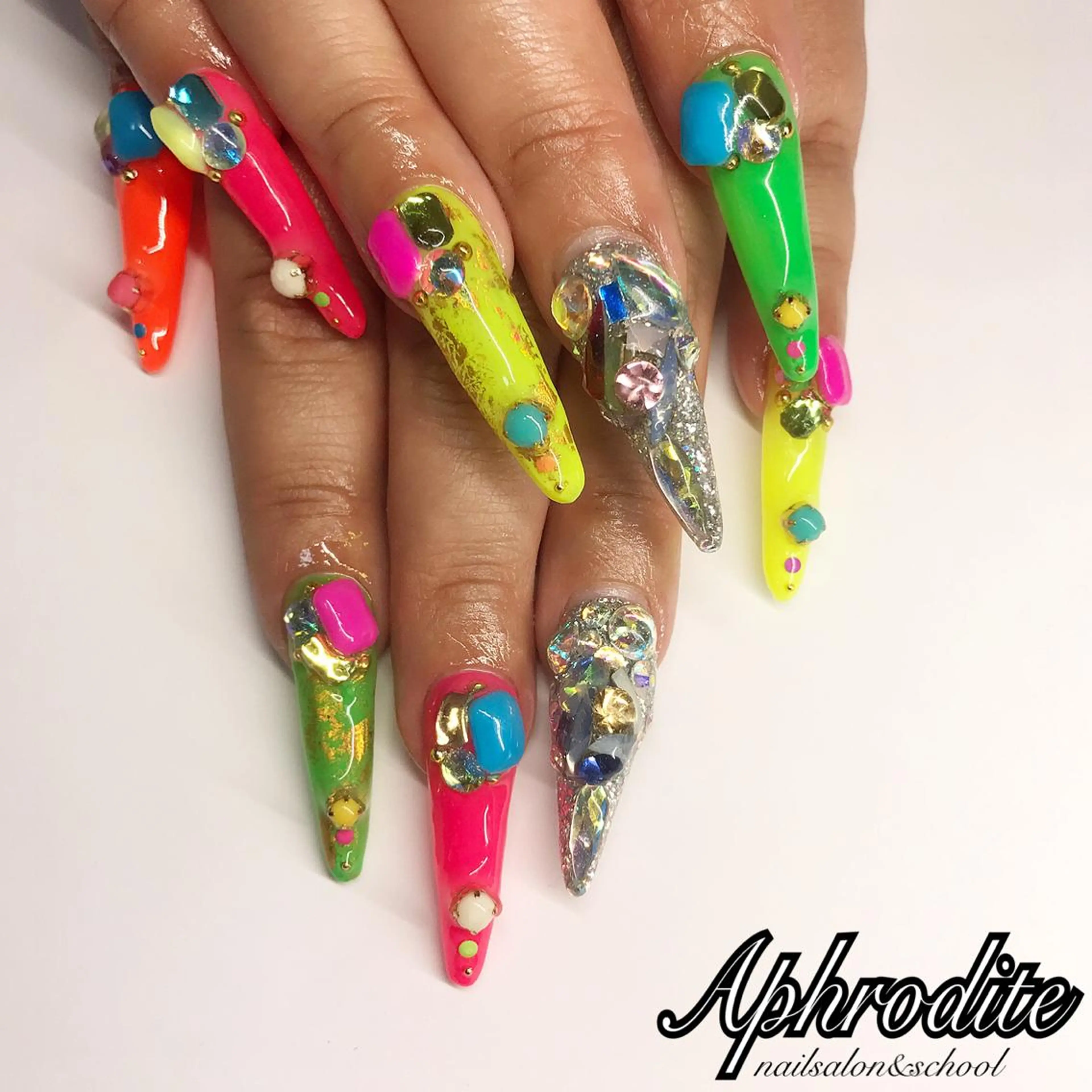 ネイル アートネイル スカルプネイル APHRODITE Nagisaのネイルデザイン