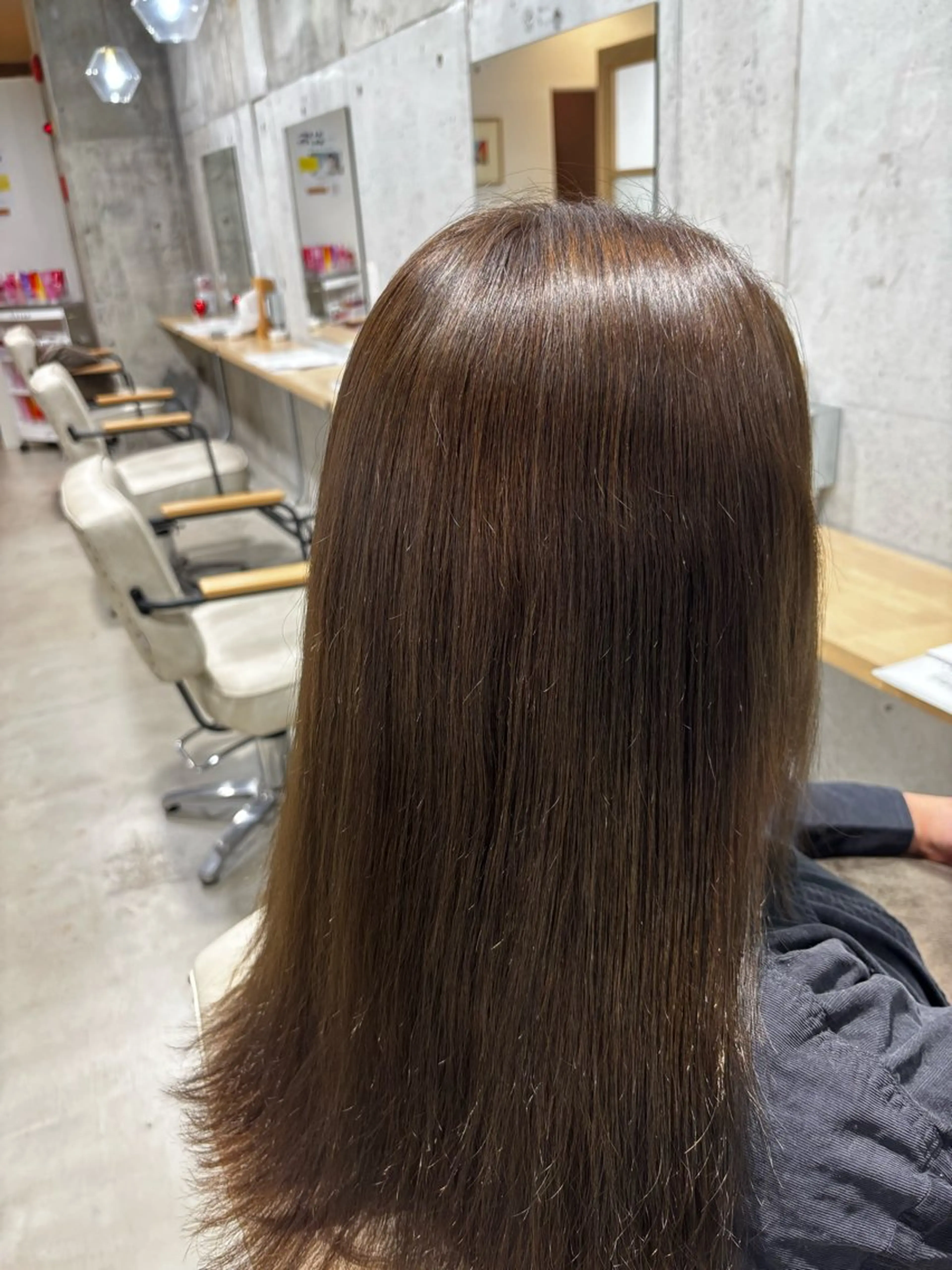 カラー 竹俣 千夏のヘアスタイル