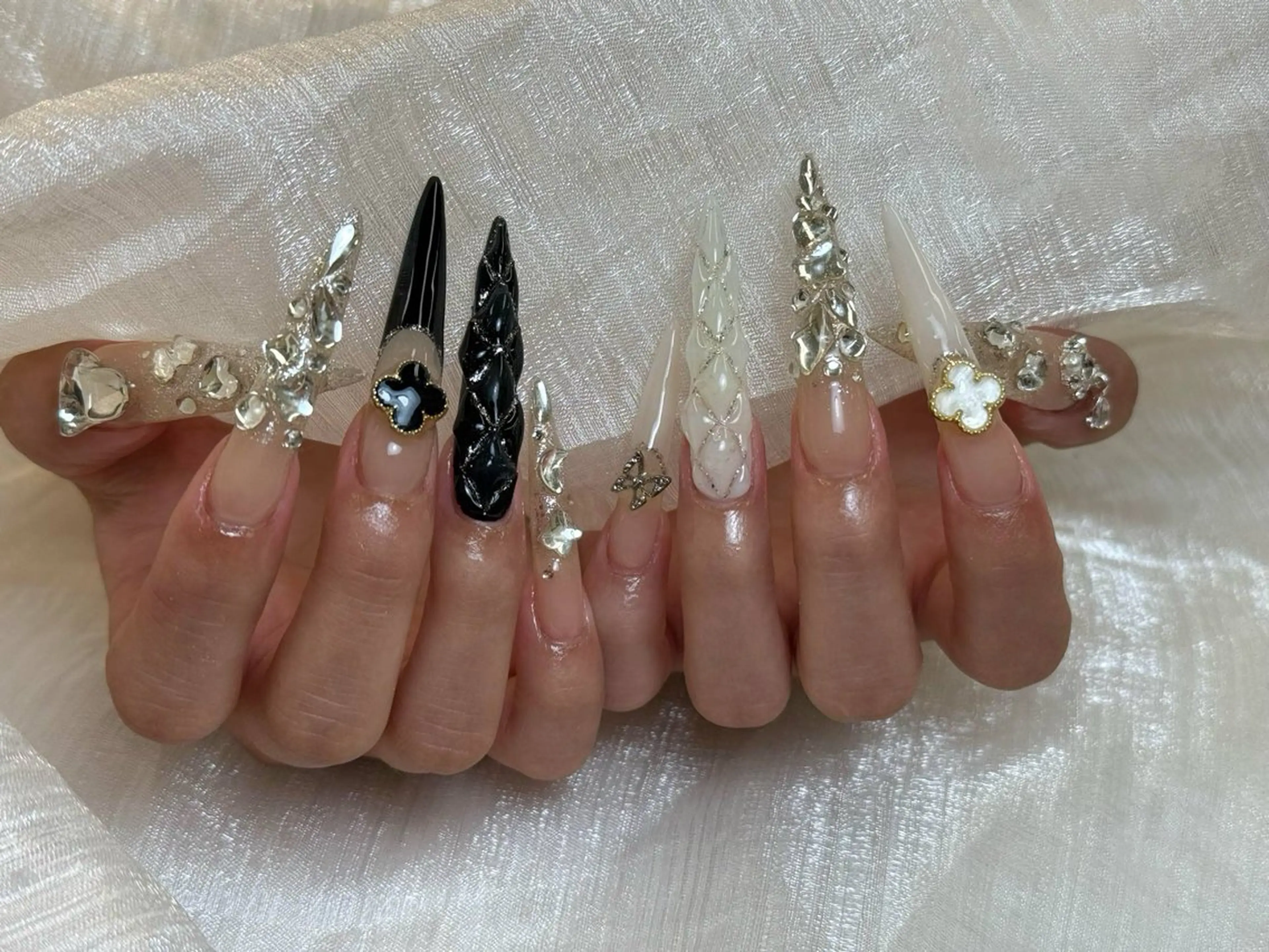 ネイル アートネイル フレンチネイル ジェルネイル ニュアンスネイル オフィスネイル ハンドネイル Nie Nail Shinokuboのネイルデザイン