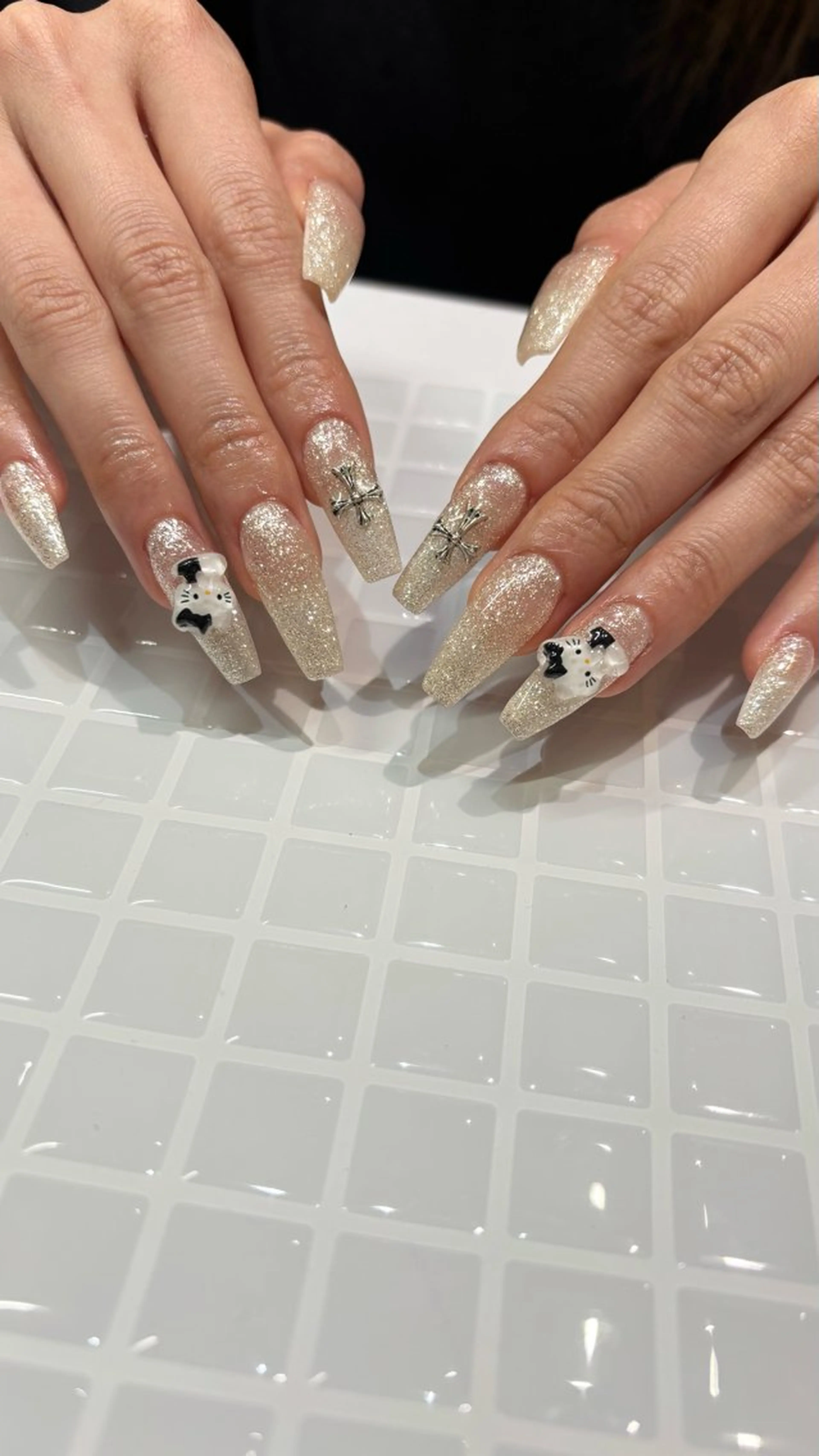 ネイル ロングネイル ハンドネイル GO TODAY SHAiRE SALON 表参道colore店所属・emmi nailのネイルデザイン