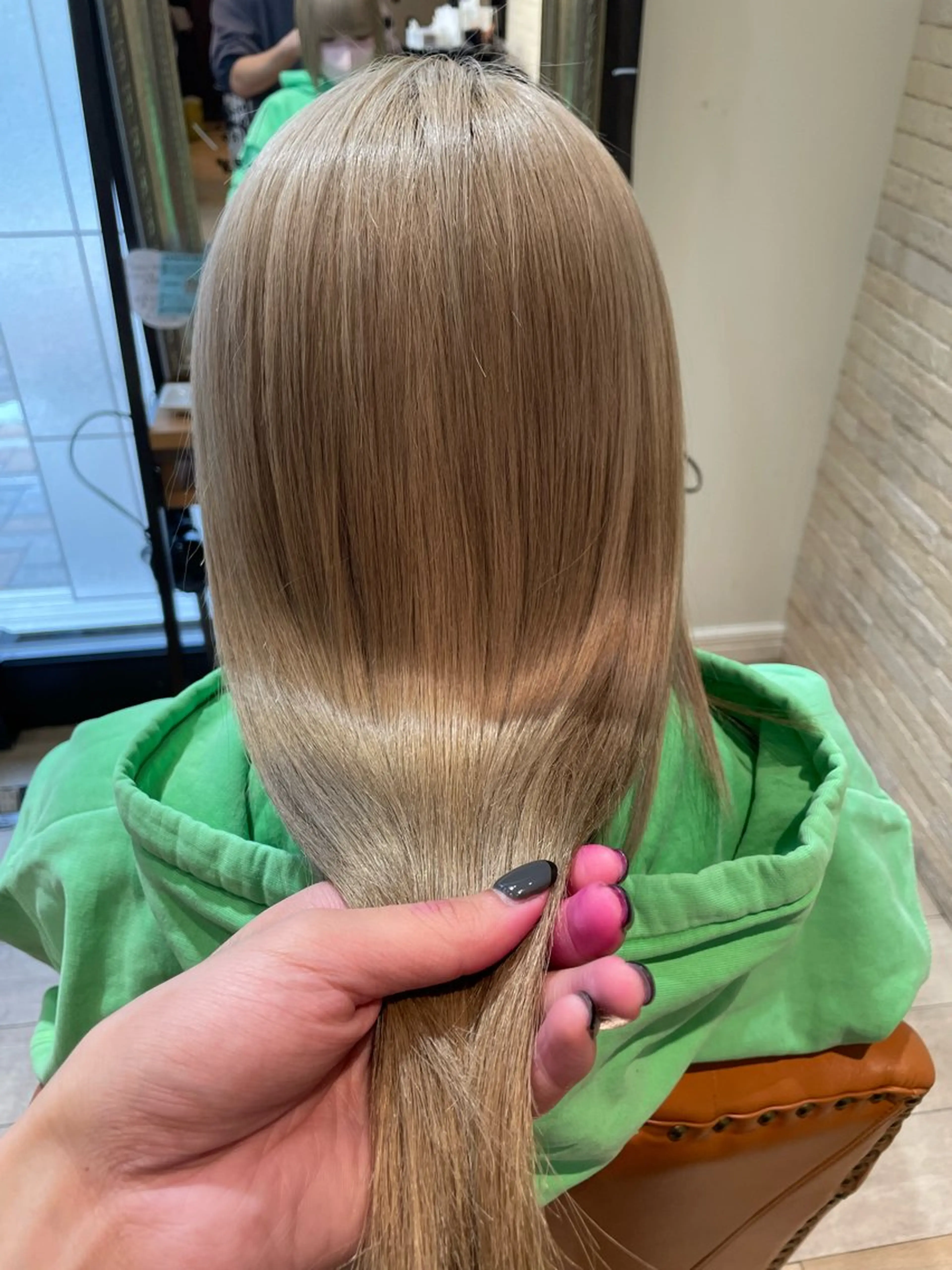 ロング カラー 生尾 虹水のヘアスタイル
