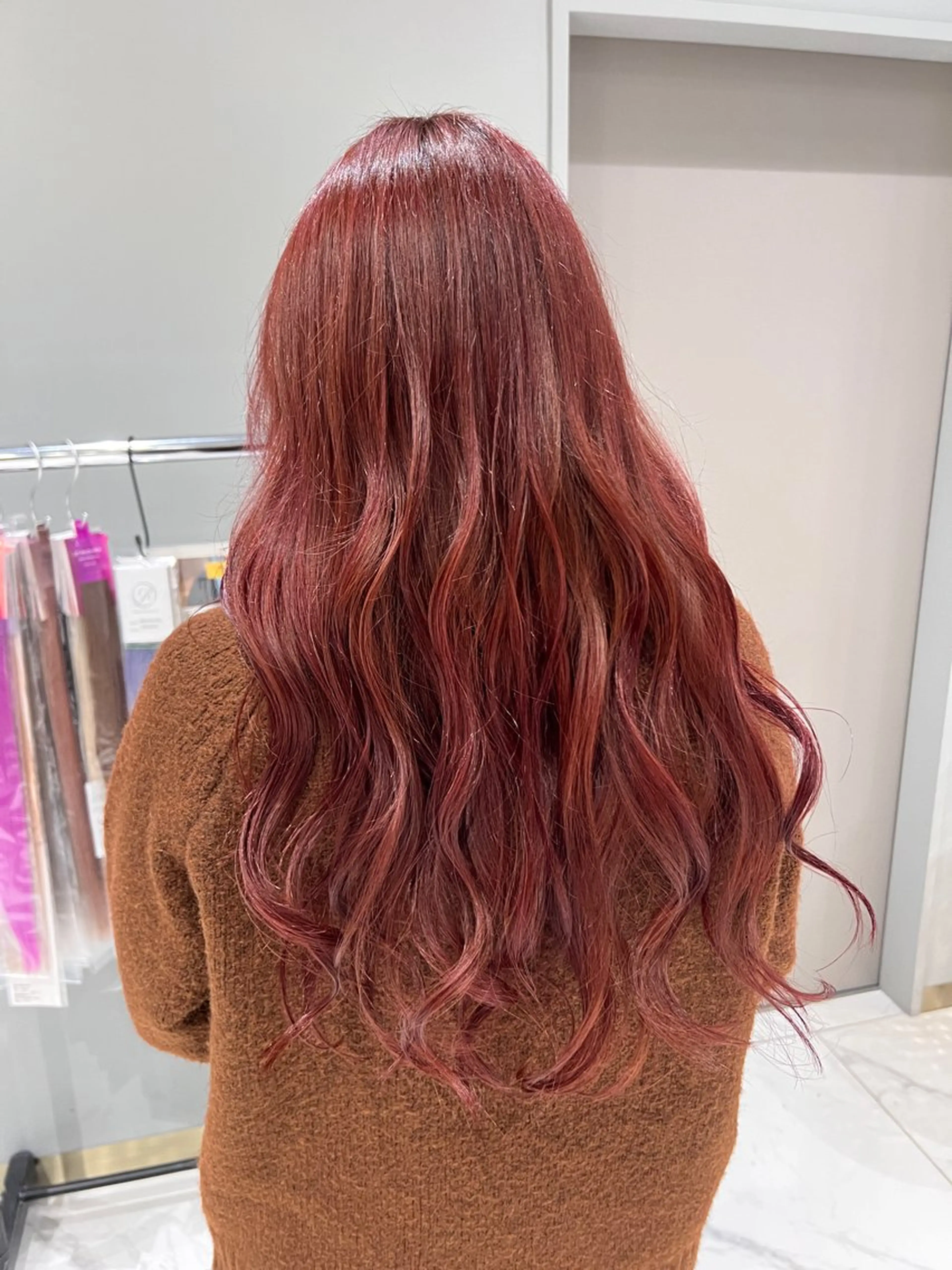 ロング カラー ピンクカラー 志田 ほん/ インナーカラーのヘアスタイル