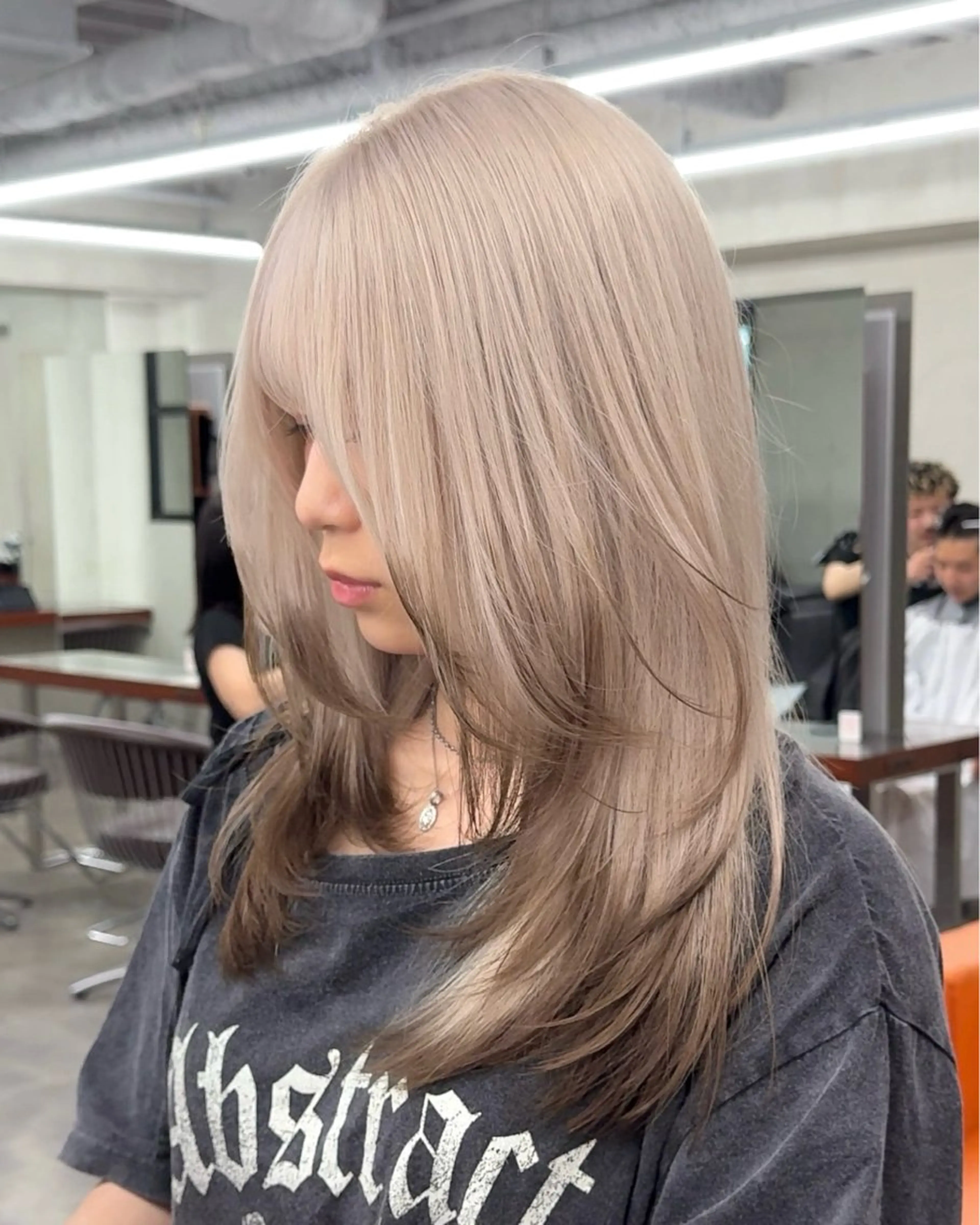 セミロング カラー カット ヘアカラー トリートメント nico TOKYO 渋谷所属・ハイトーンブリーチ 特化🌈フジタハルキのヘアスタイル