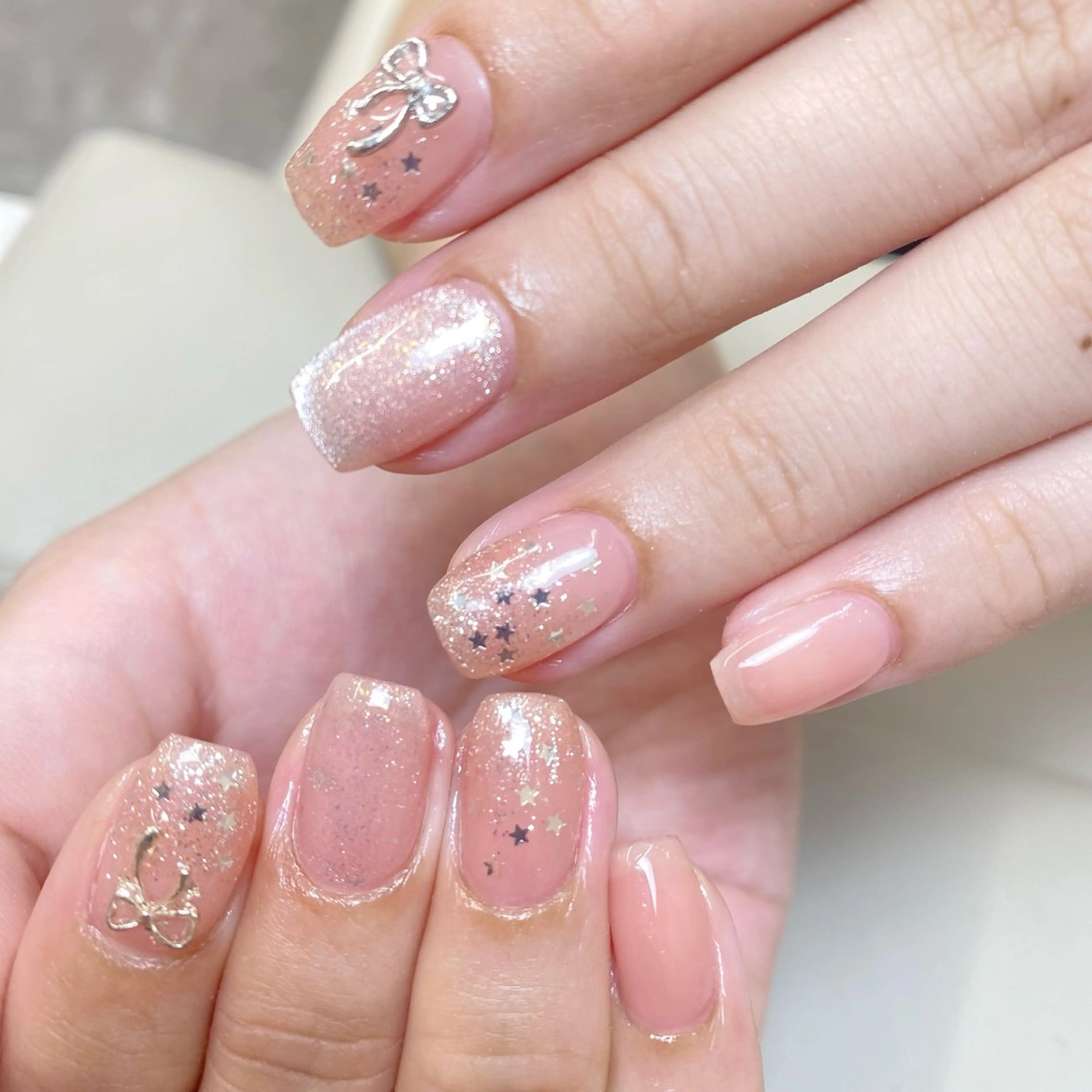 ネイル ハンドネイル AngelChris ビューティーサロンのネイルデザイン