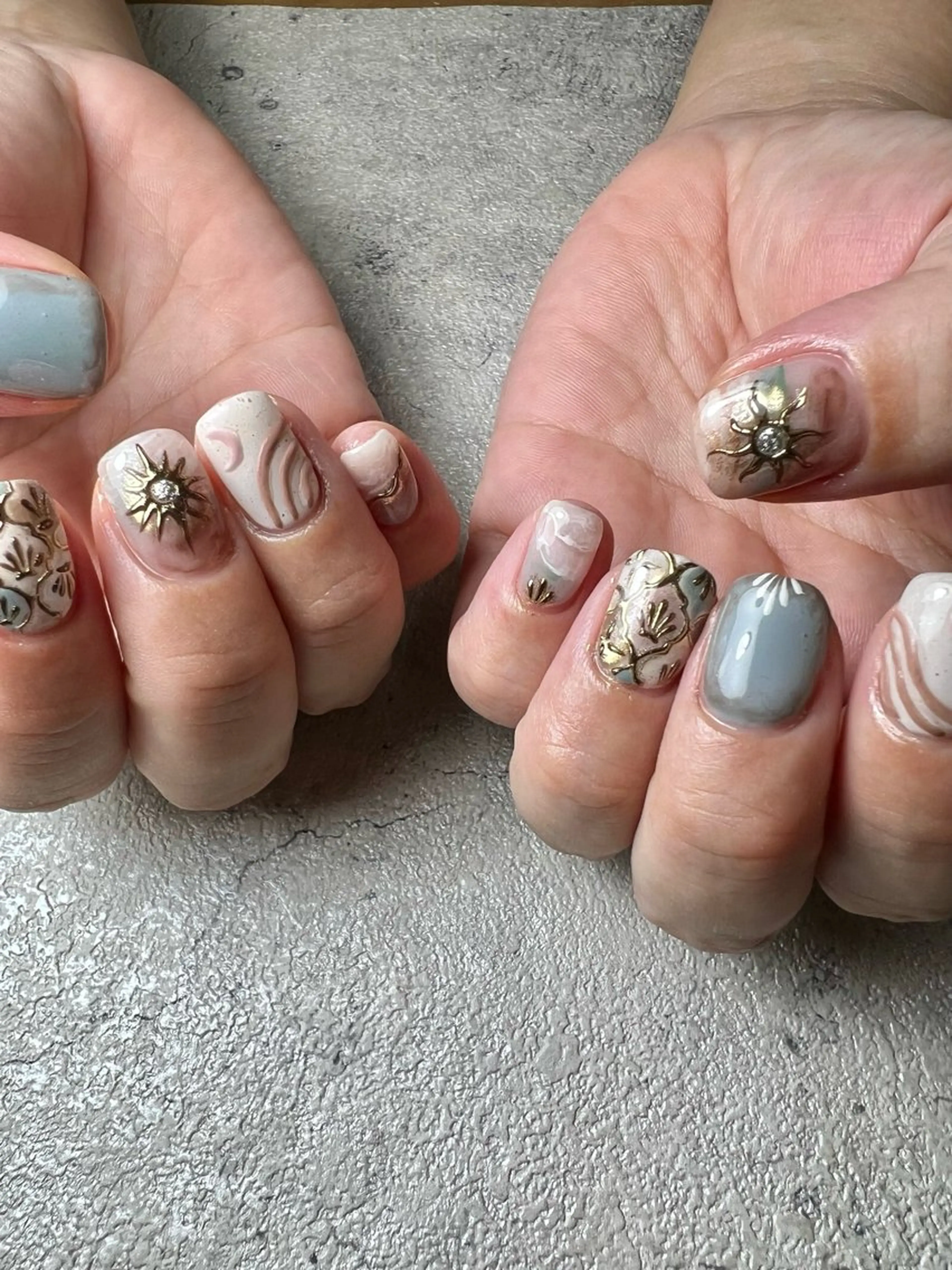 ネイル ジェルネイル ミラーネイル 持ち込み ニュアンスネイル パラジェル flowers nailのネイルデザイン