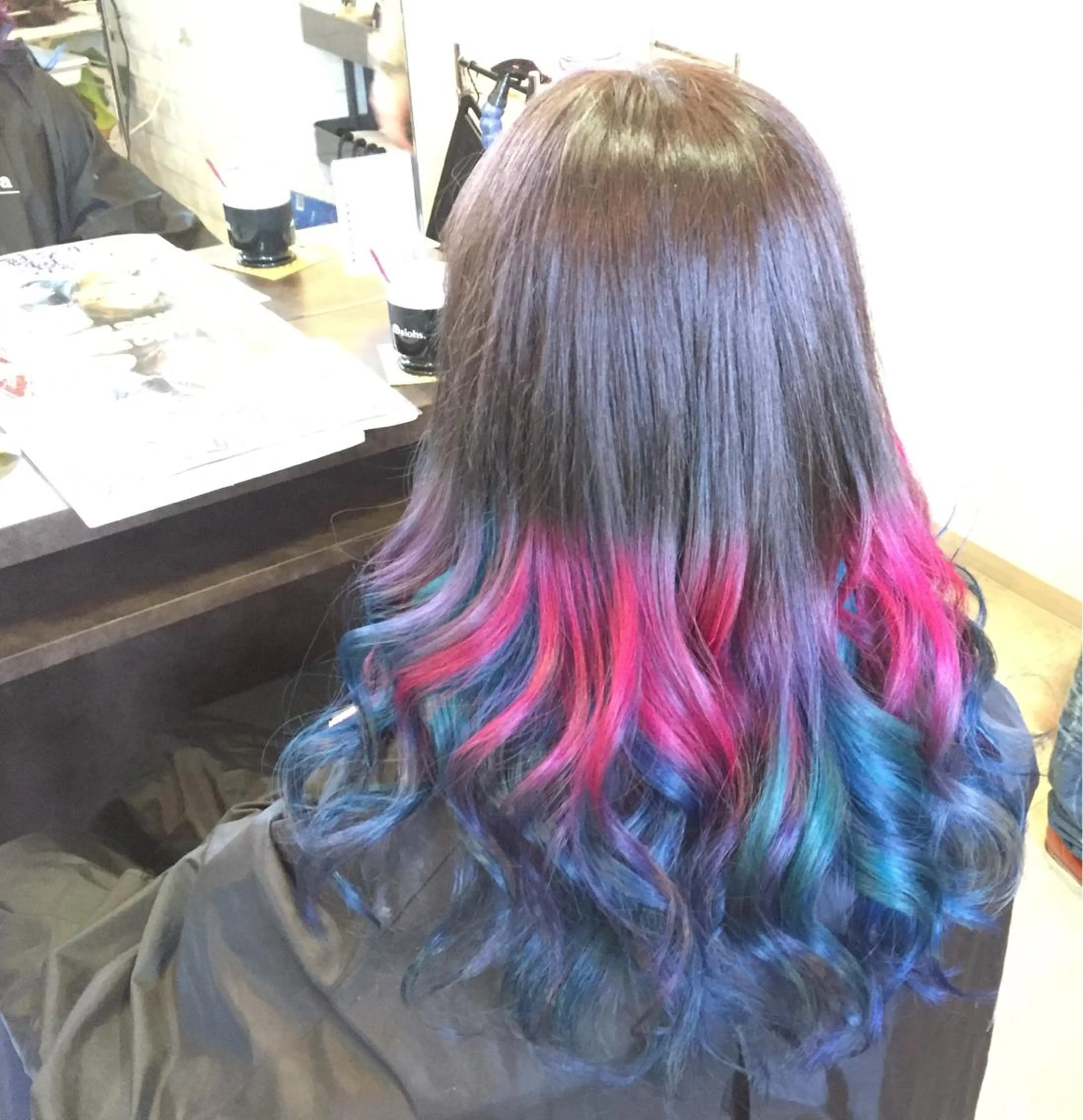 ロング カラー グラデーションカラー インナーカラー ピンクカラー 💓シールエクステ for...のヘアスタイル
