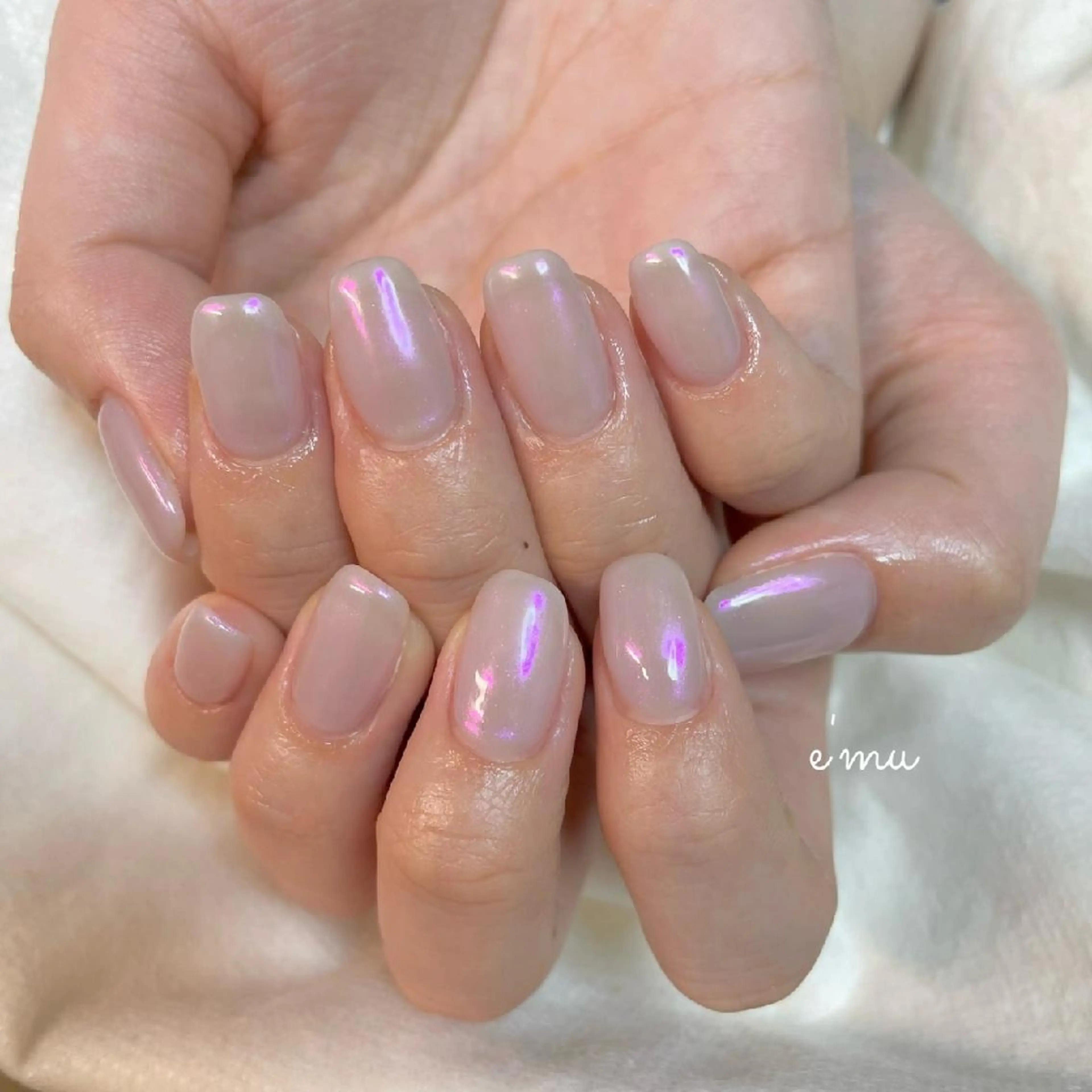 ネイル オーロラネイル ワンカラーネイル ハンドネイル nail salon e'mu💐のネイルデザイン