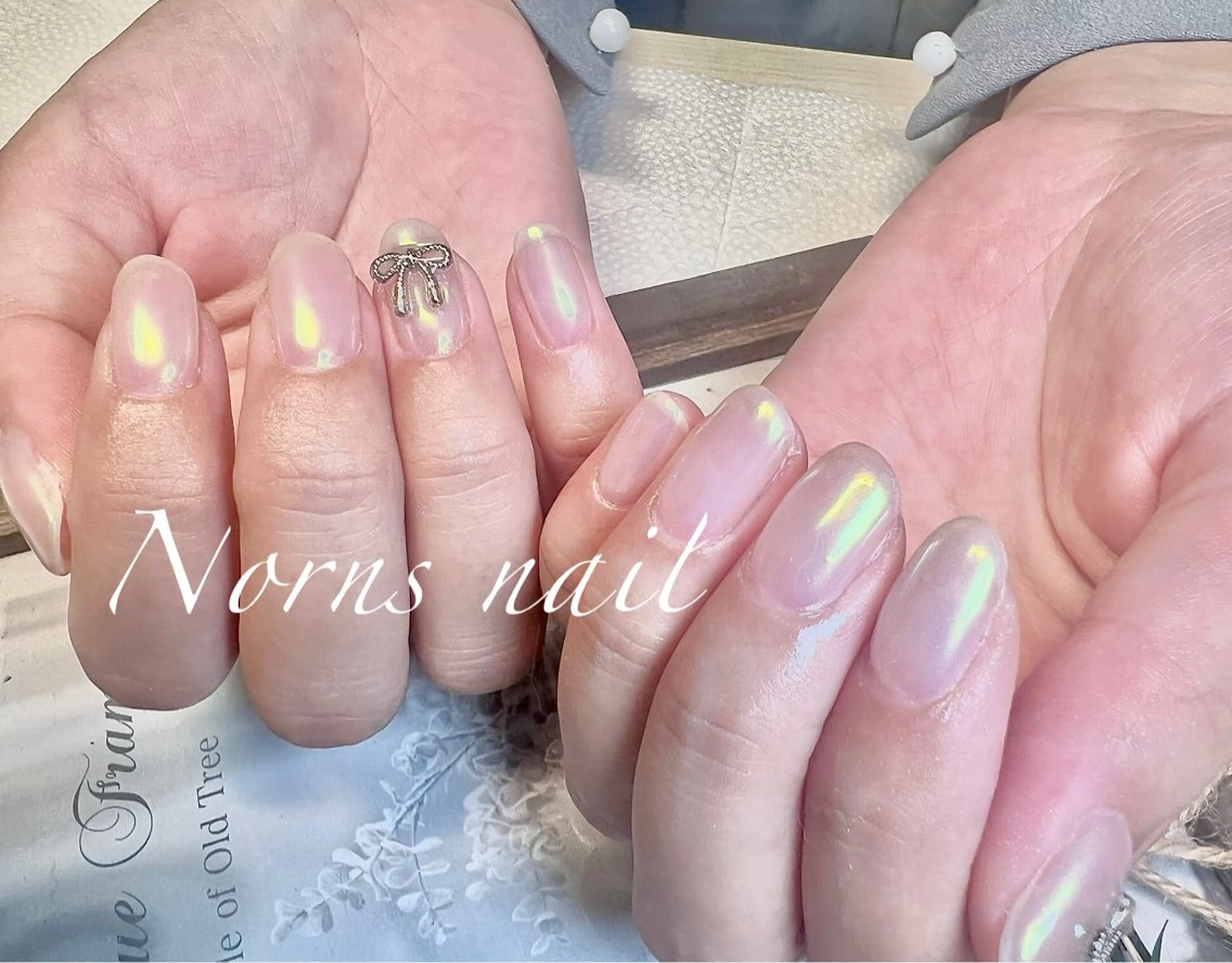 ネイル オーロラネイル ハンドネイル Norns nail (猫いるサロン🐈)のネイルデザイン