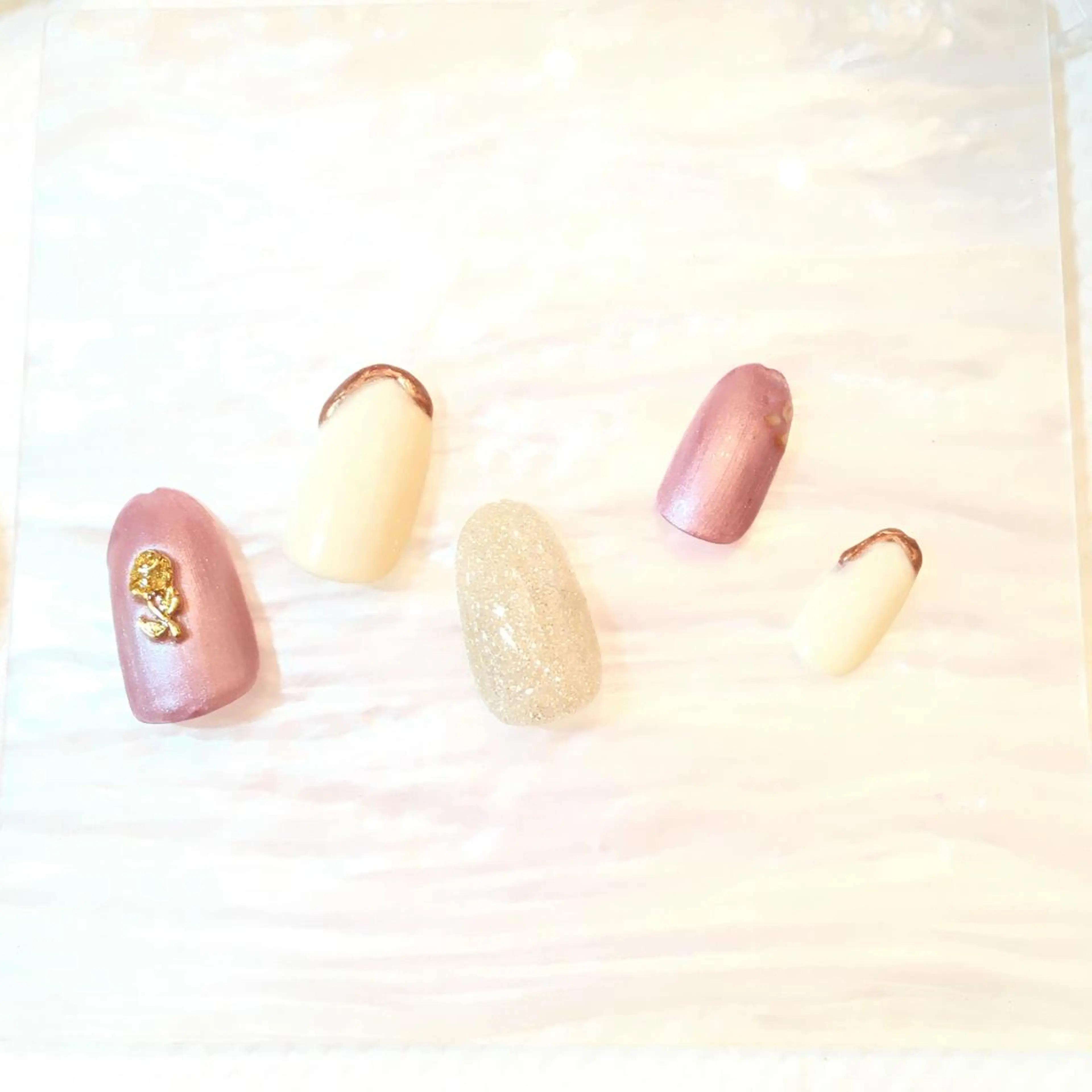 ネイル ゴールド ネイルサロン ショコラのネイルデザイン