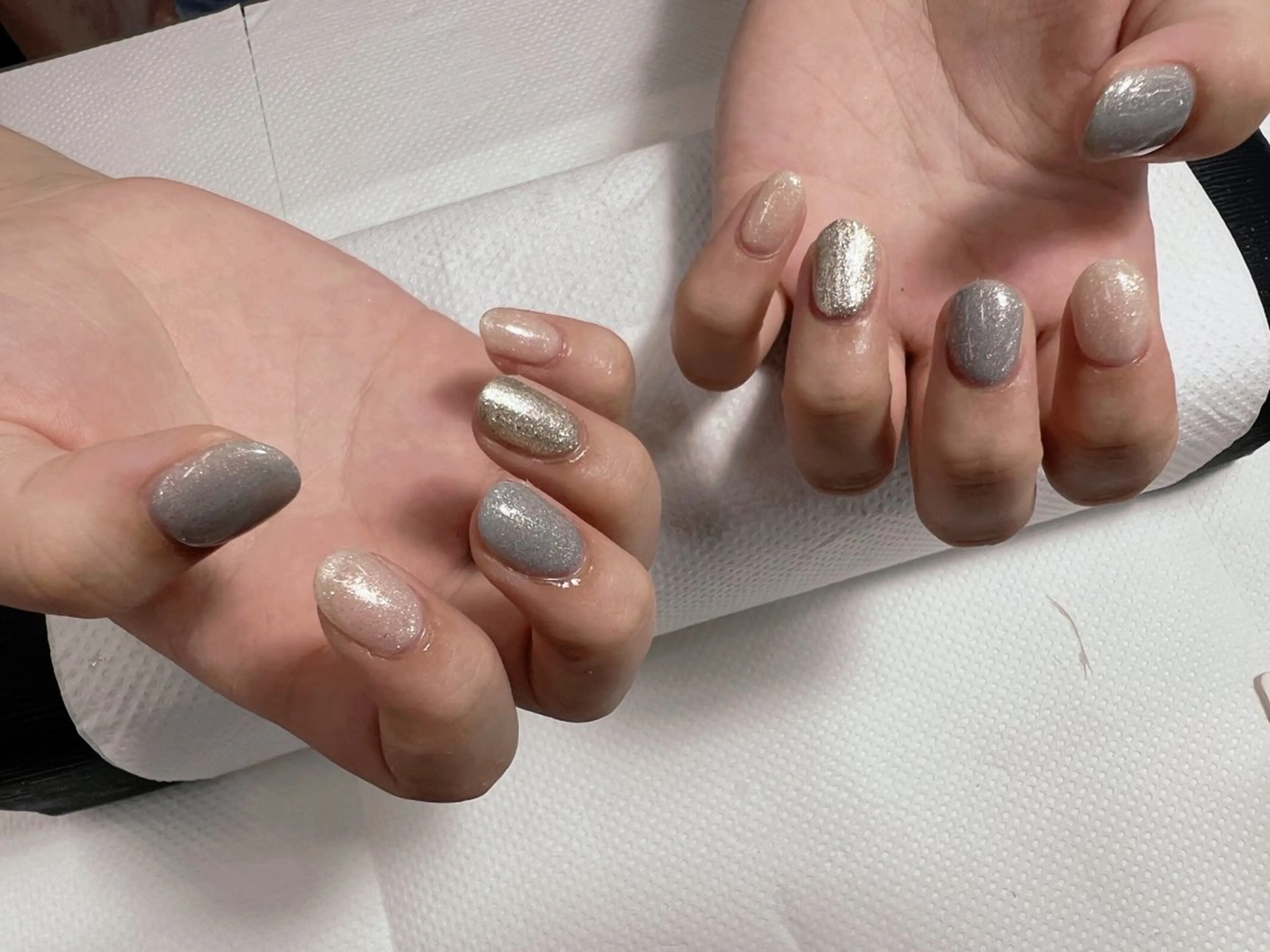 ネイル ゴールド ラメ(グリッター) 水色 ワンカラーネイル 【MAXKELLY】 Shiotaのネイルデザイン