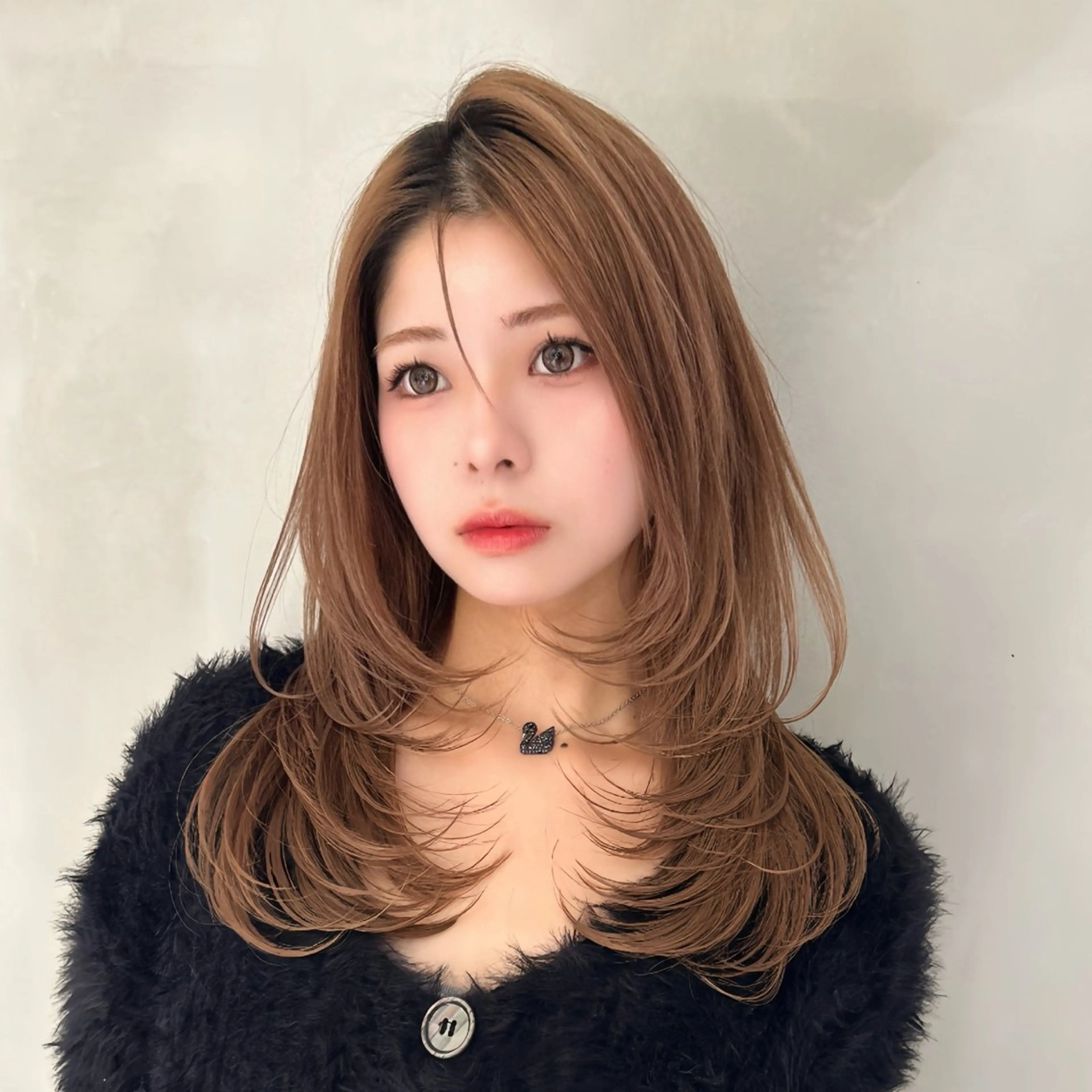 セミロング カラー ベージュカラー レイヤーカット カット ヘアカラー 🥇KEN /レイヤー/艶カラーのヘアスタイル