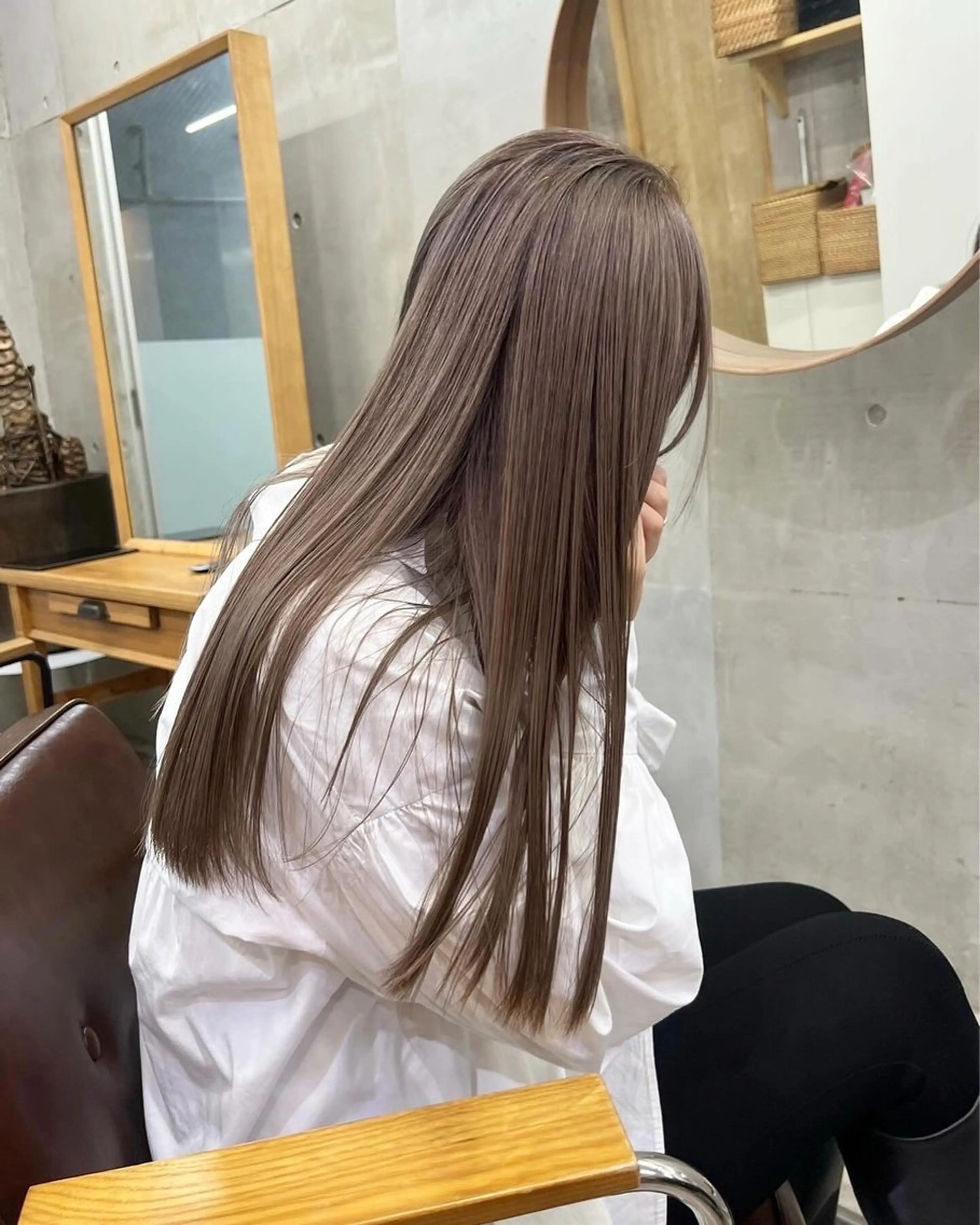 ロング カラー ベージュカラー ブリーチ ケアブリーチ 透明感カラー ダブルカラー ヘアカラー SALT WATER所属・🫐 𝐌𝐚𝐨 🫐ボブモデル募集のヘアスタイル