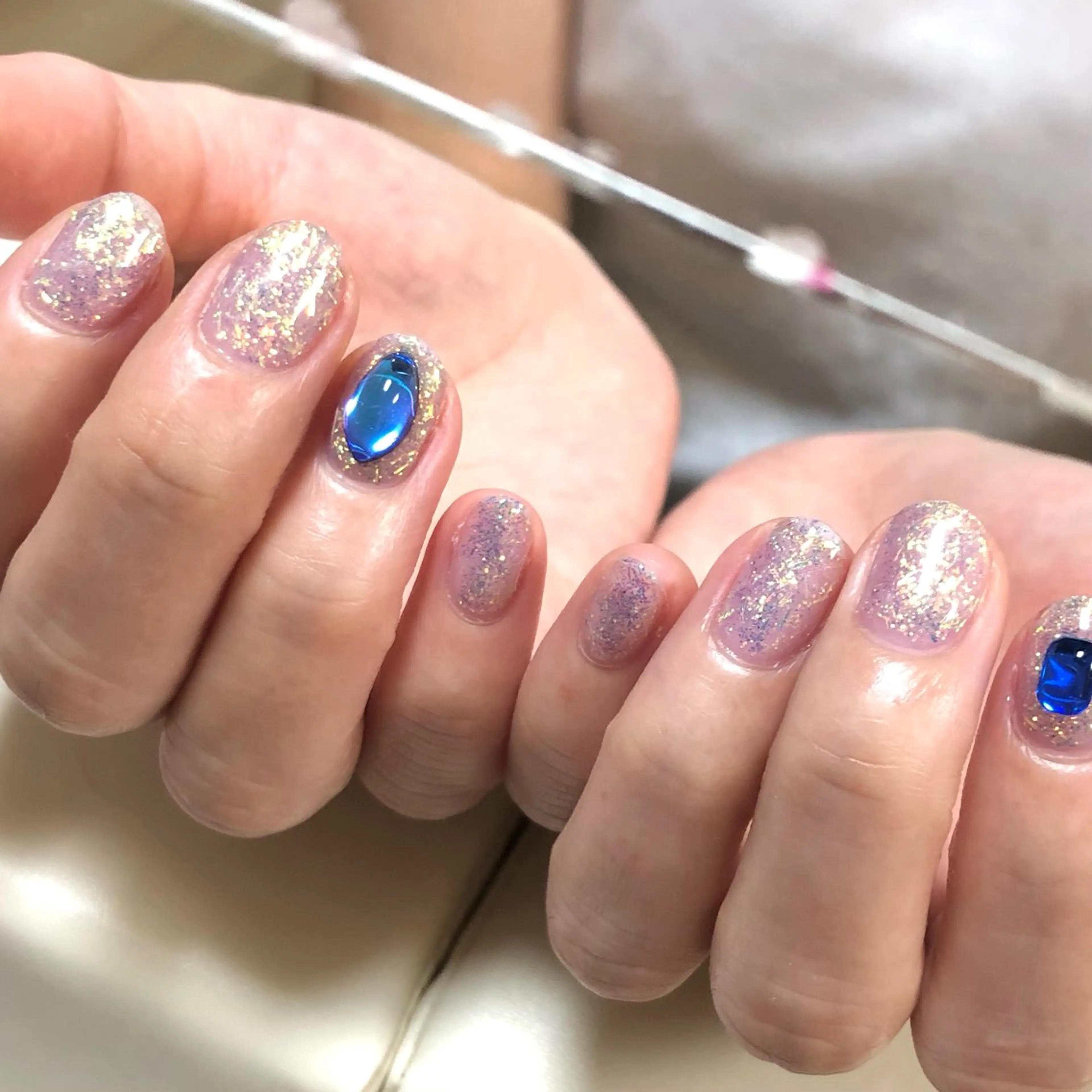 ネイル ブルー キラキラネイル ワンカラーネイル 夏ネイル ハンドネイル meeho所属・salon *meehoのネイルデザイン