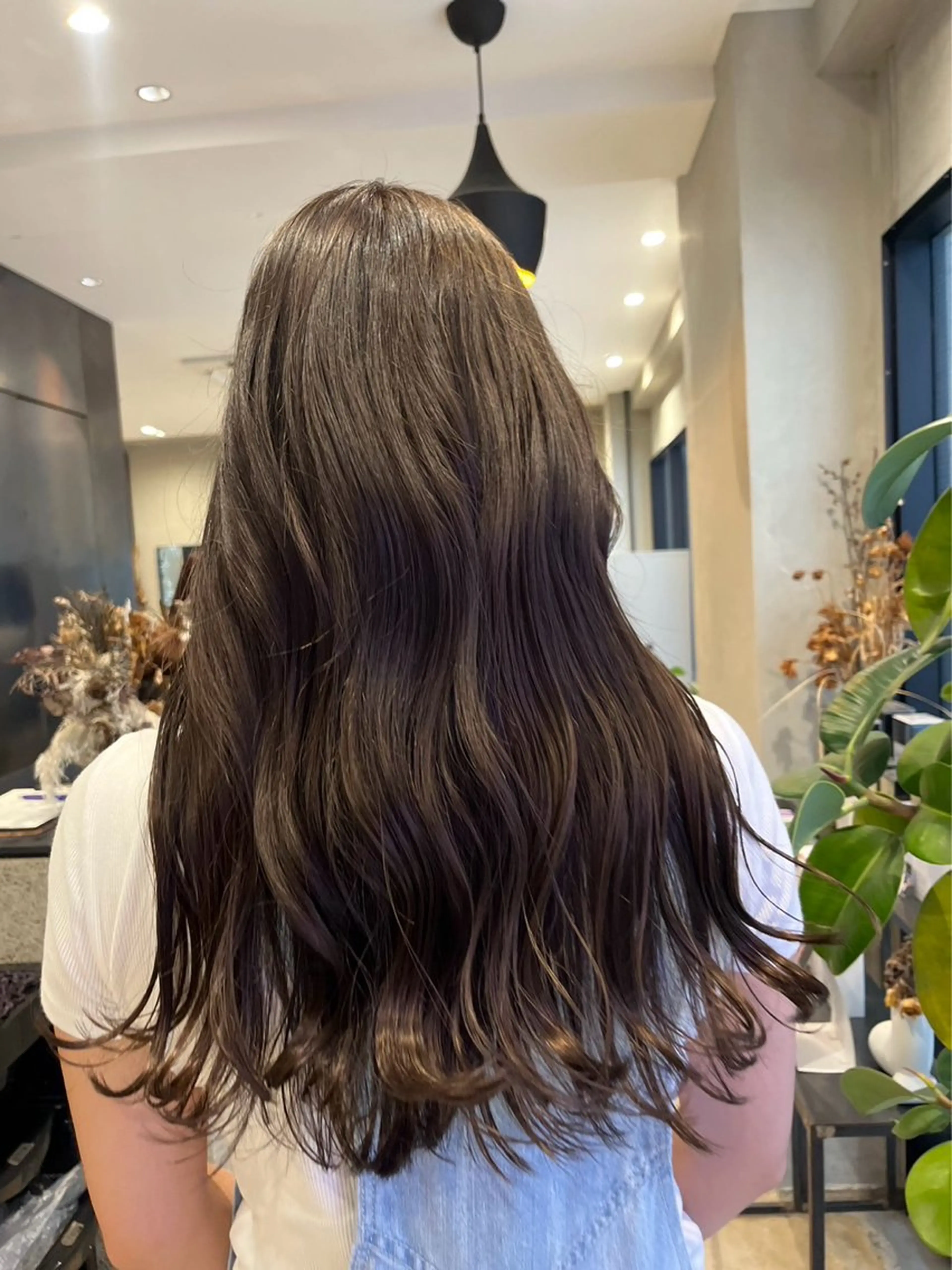 ロング ヘアカラー 太田 渚遊のヘアスタイル