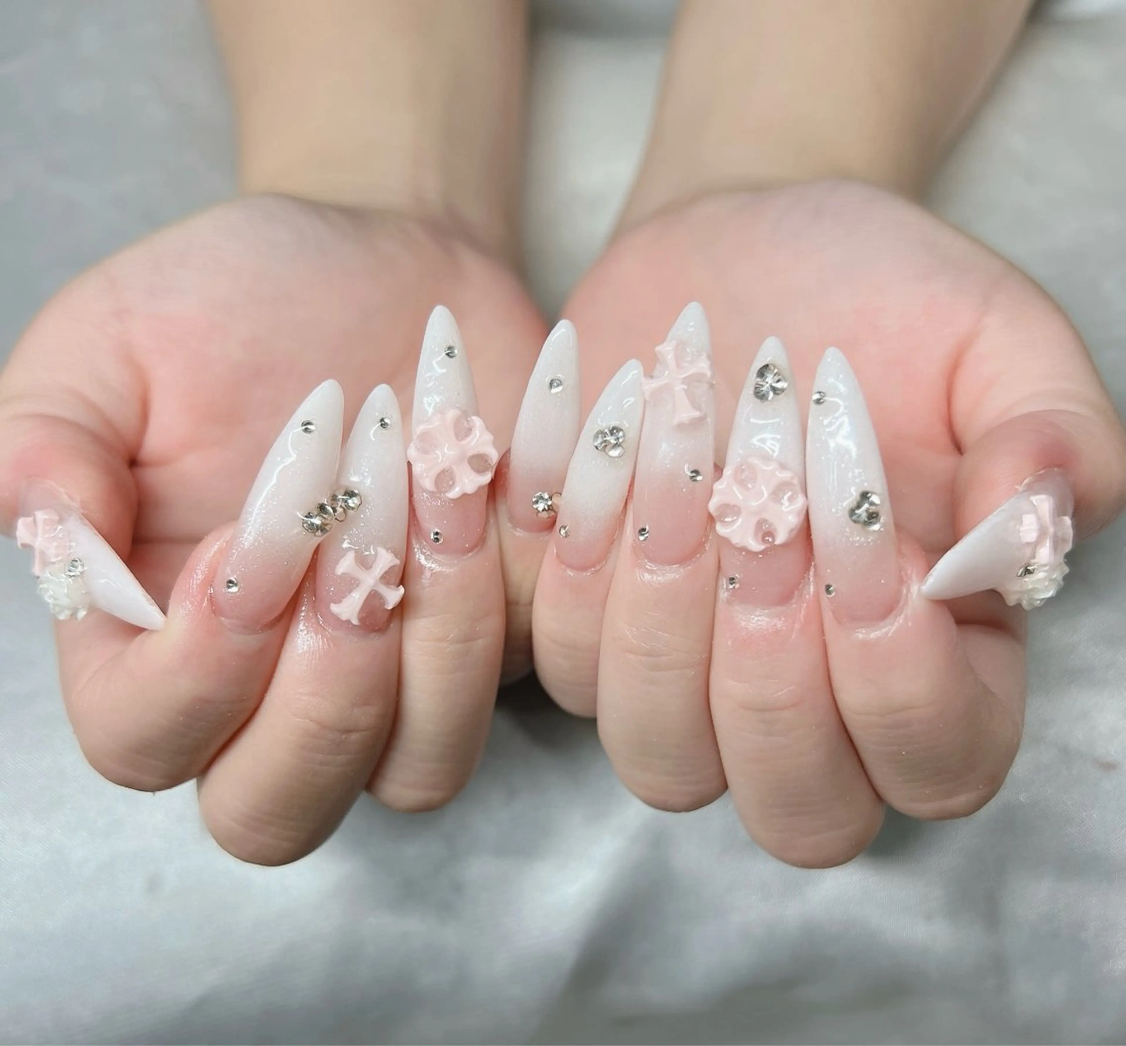 ネイル 長さ出し グラデーション 卒業式 キラキラネイル マグネットネイル ハンドネイル Lee Nailsのネイルデザイン
