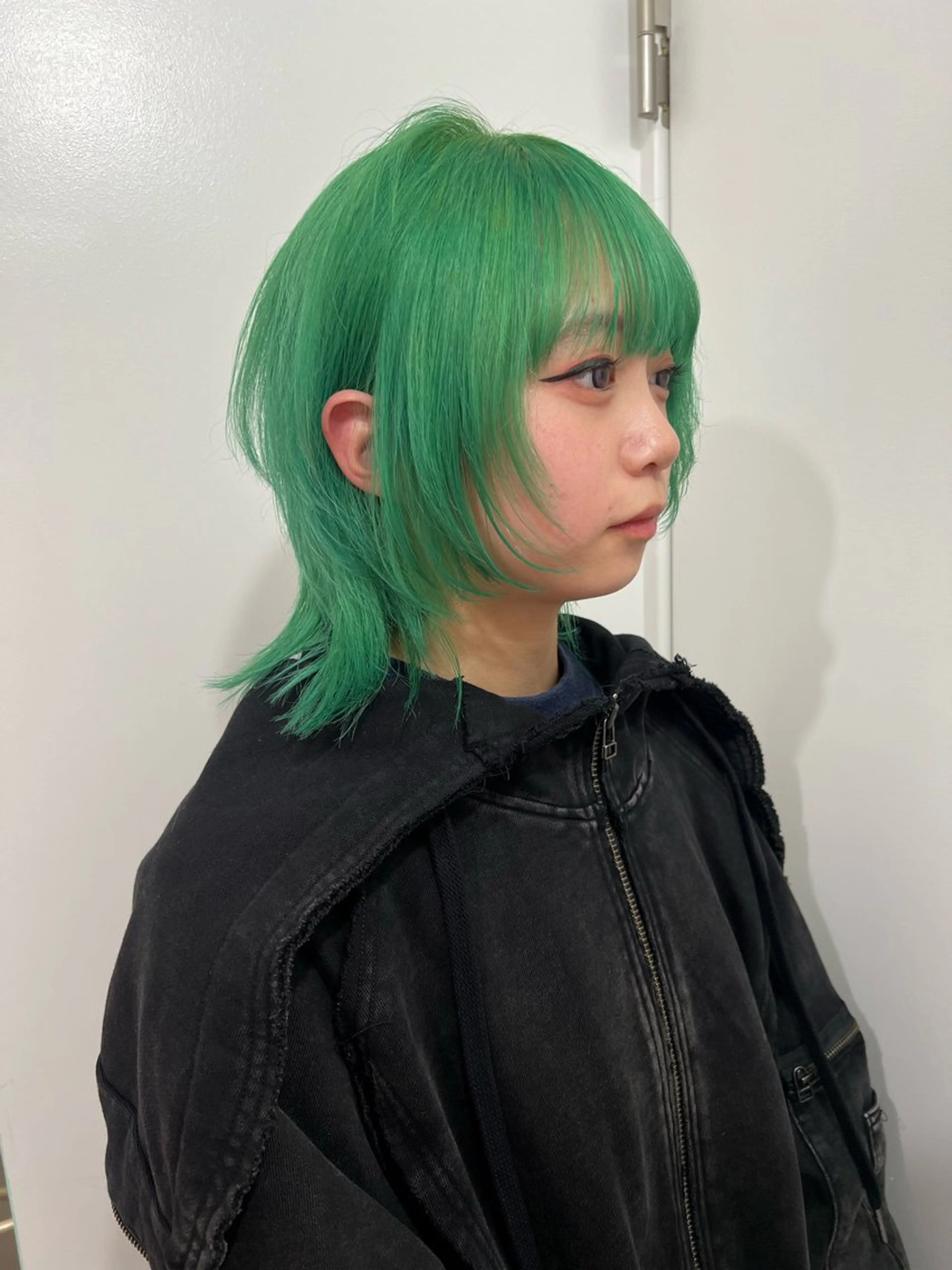 ミディアム カット ヘアカラー 💥ウルフカット デザインあんな💥のヘアスタイル