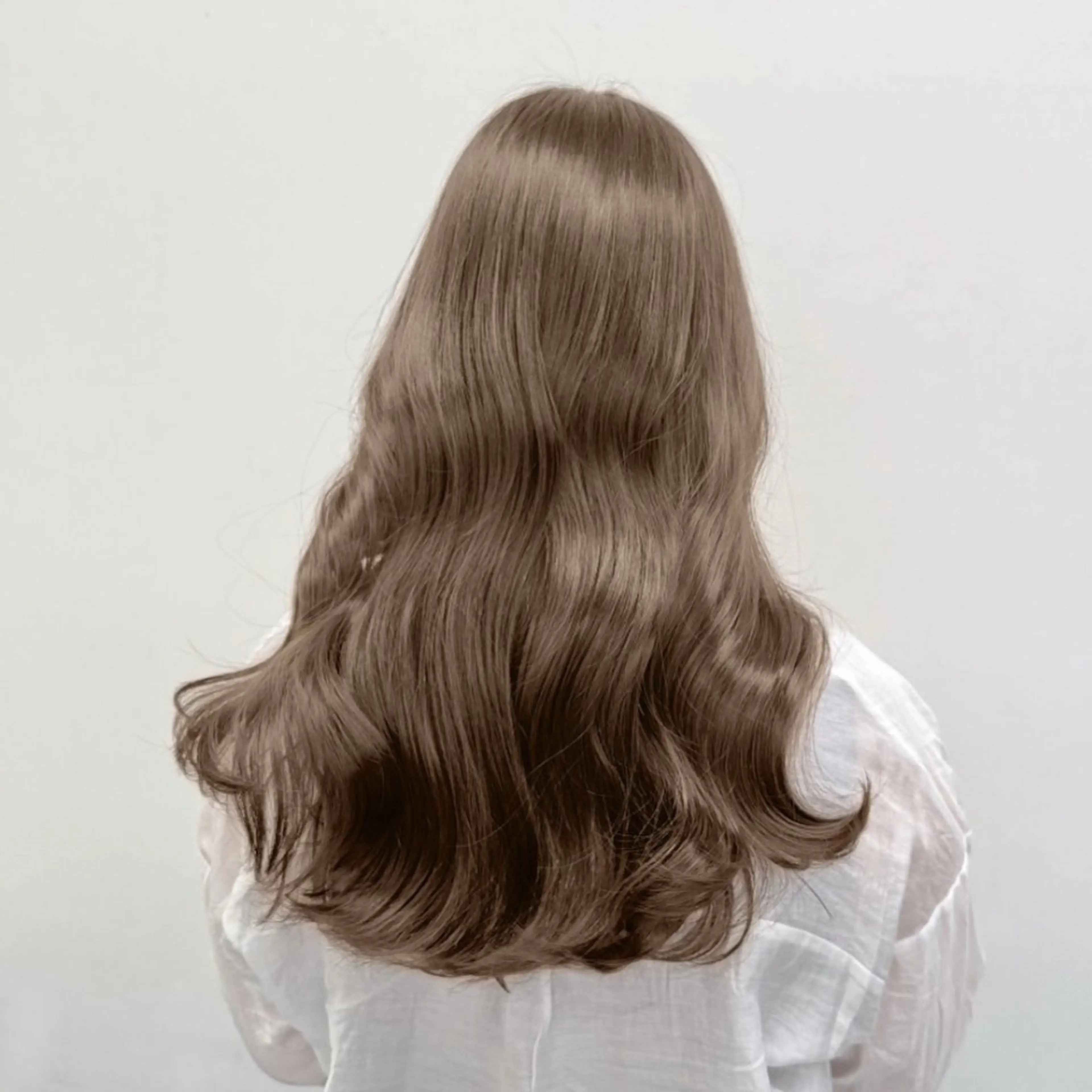 セミロング カラー ヘアアレンジ ベージュカラー 黒髪 ブリーチ ブルーカラー ブルーブラック ヘアカラー パーマ トリートメント ヘッドスパ ヘアセット 韓国トレンドの 達人♡のヘアスタイル