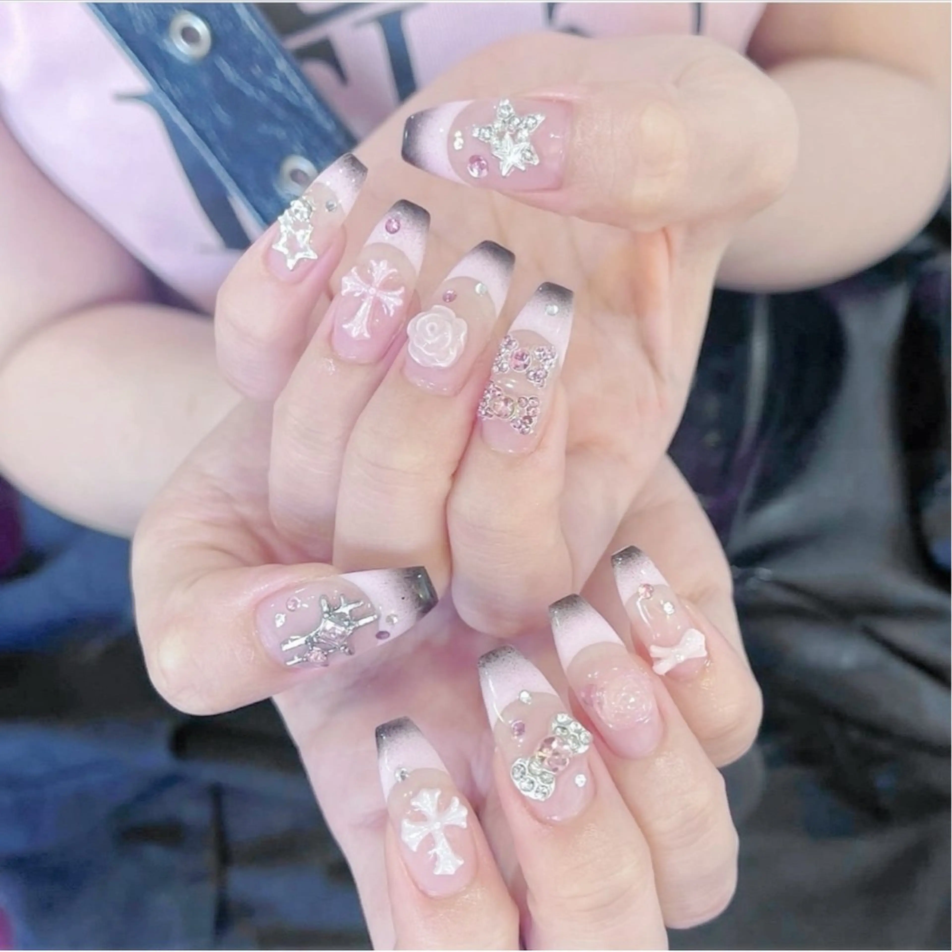 ネイル アニマル柄 オーロラネイル チークネイル フラッシュネイル ジェルネイル ハンドネイル Lina所属・Hina 池袋 長だしチップ専門店のネイルデザイン